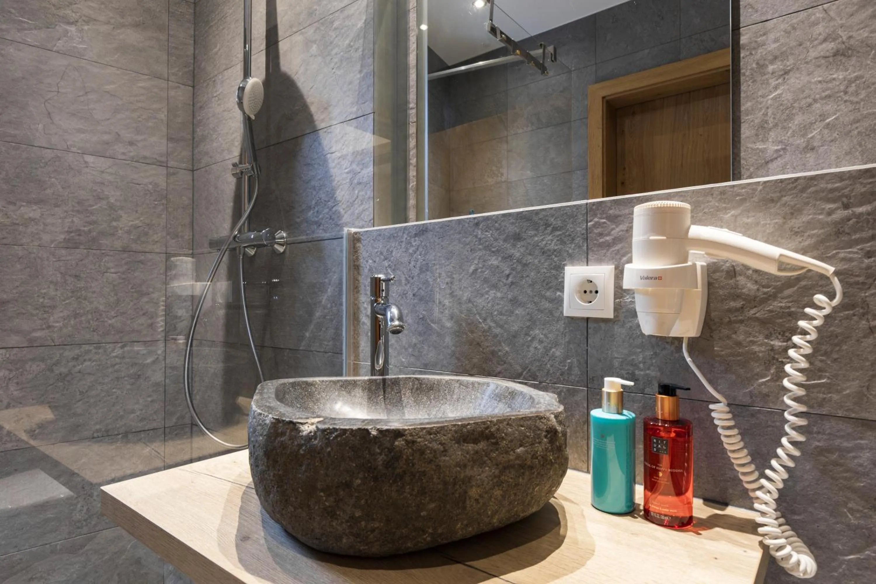 Bathroom in Aparthotel Herzblick GmbH