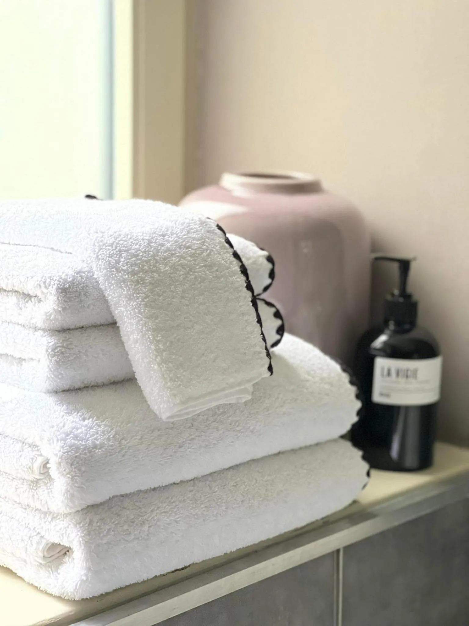 towels, Bed in La Vigie, Spa