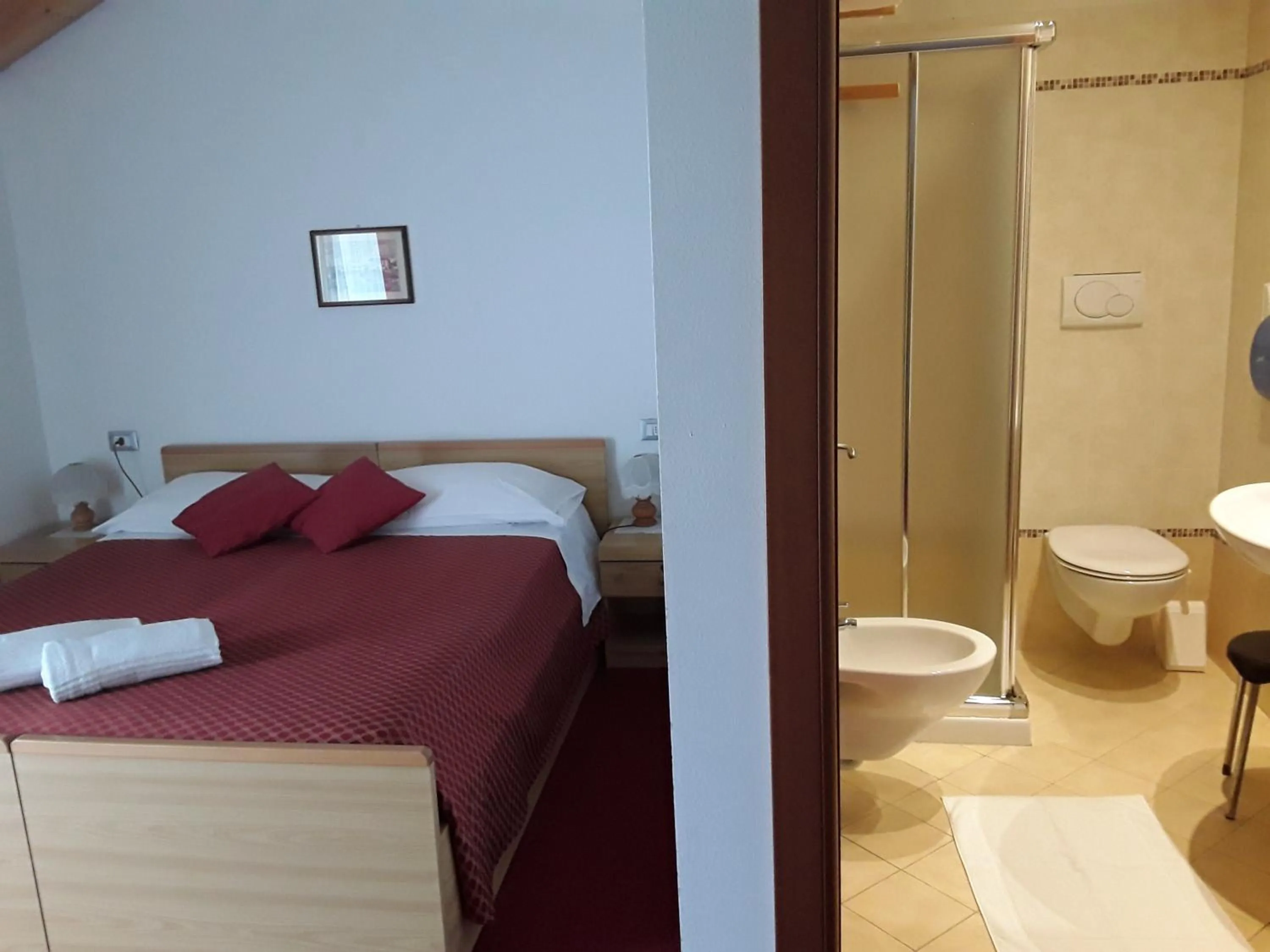 Shower, Bed in Hotel Bellaria