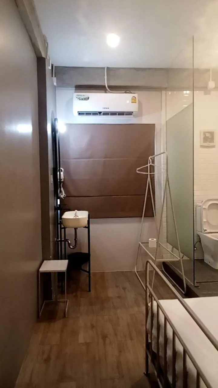 Shower in Bedspread Hostel