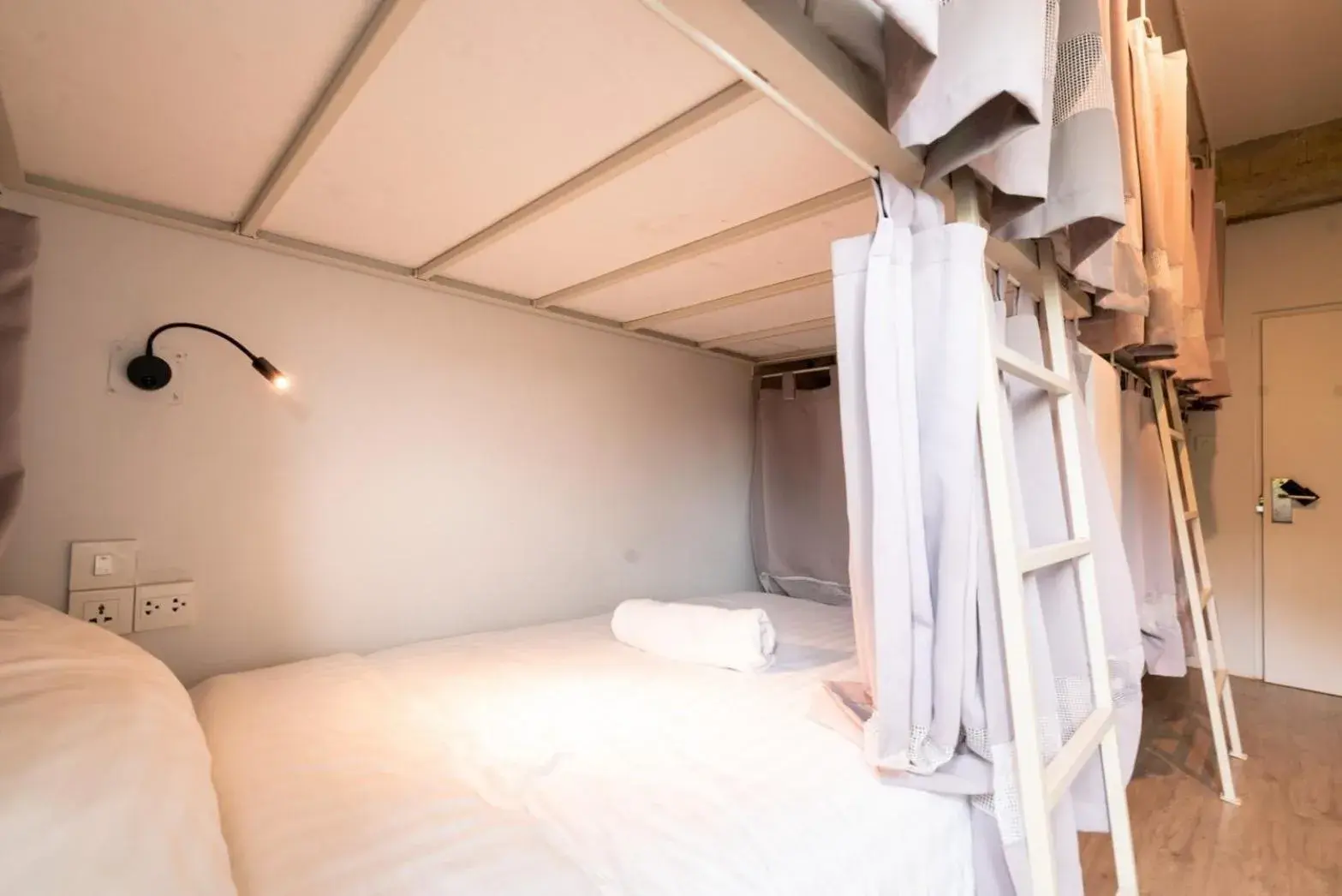 4-Bed Mixed Dormitory Room in Bedspread Hostel 4-Bed Mixed Dormitory Room in Bedspread Hostel