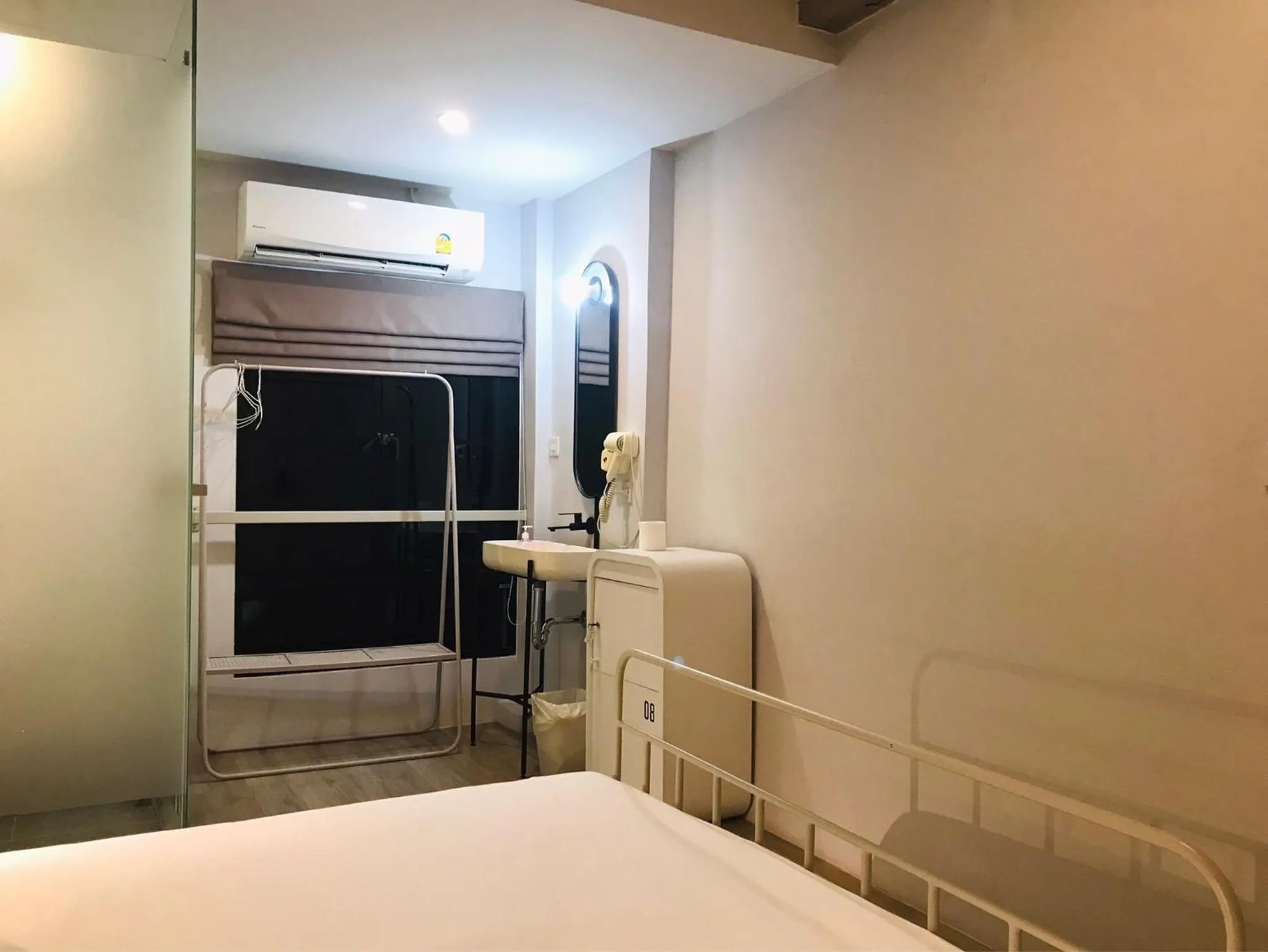 air conditioner, Bed in Bedspread Hostel