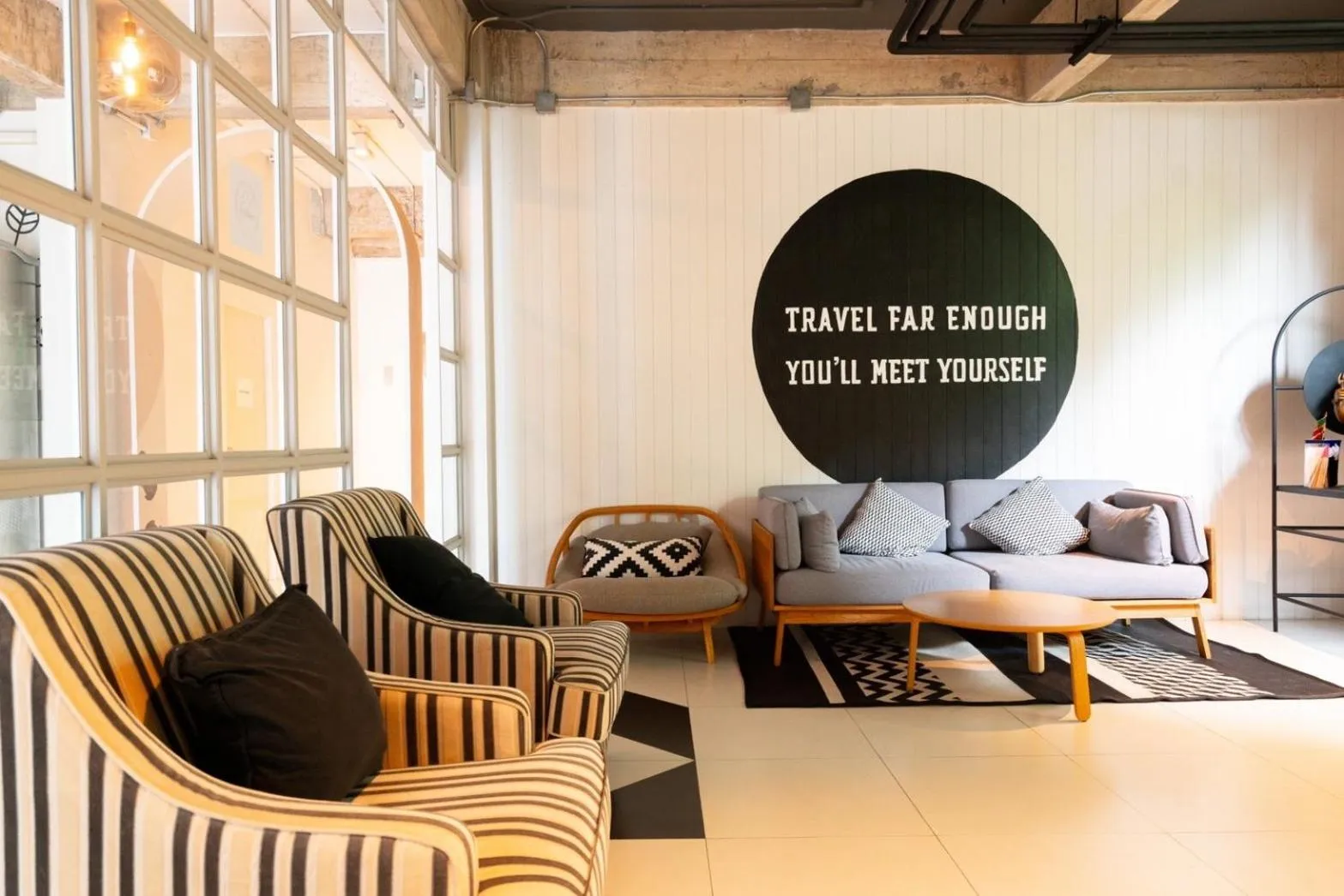 Communal lounge/ TV room in Bedspread Hostel