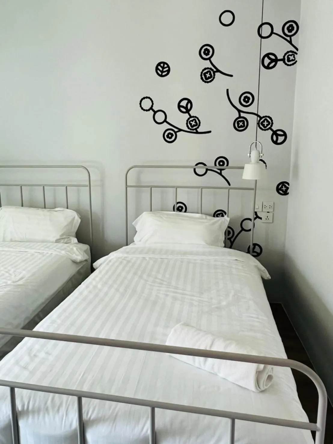 Bedroom, Bed in Bedspread Hostel