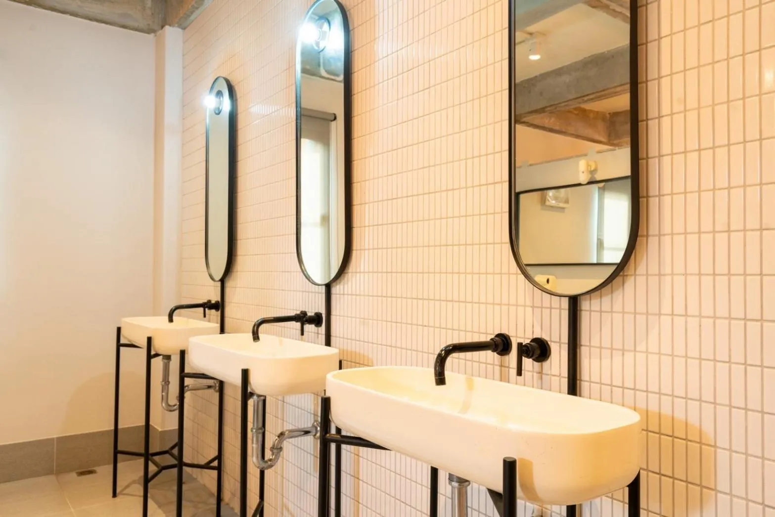 Bathroom in Bedspread Hostel