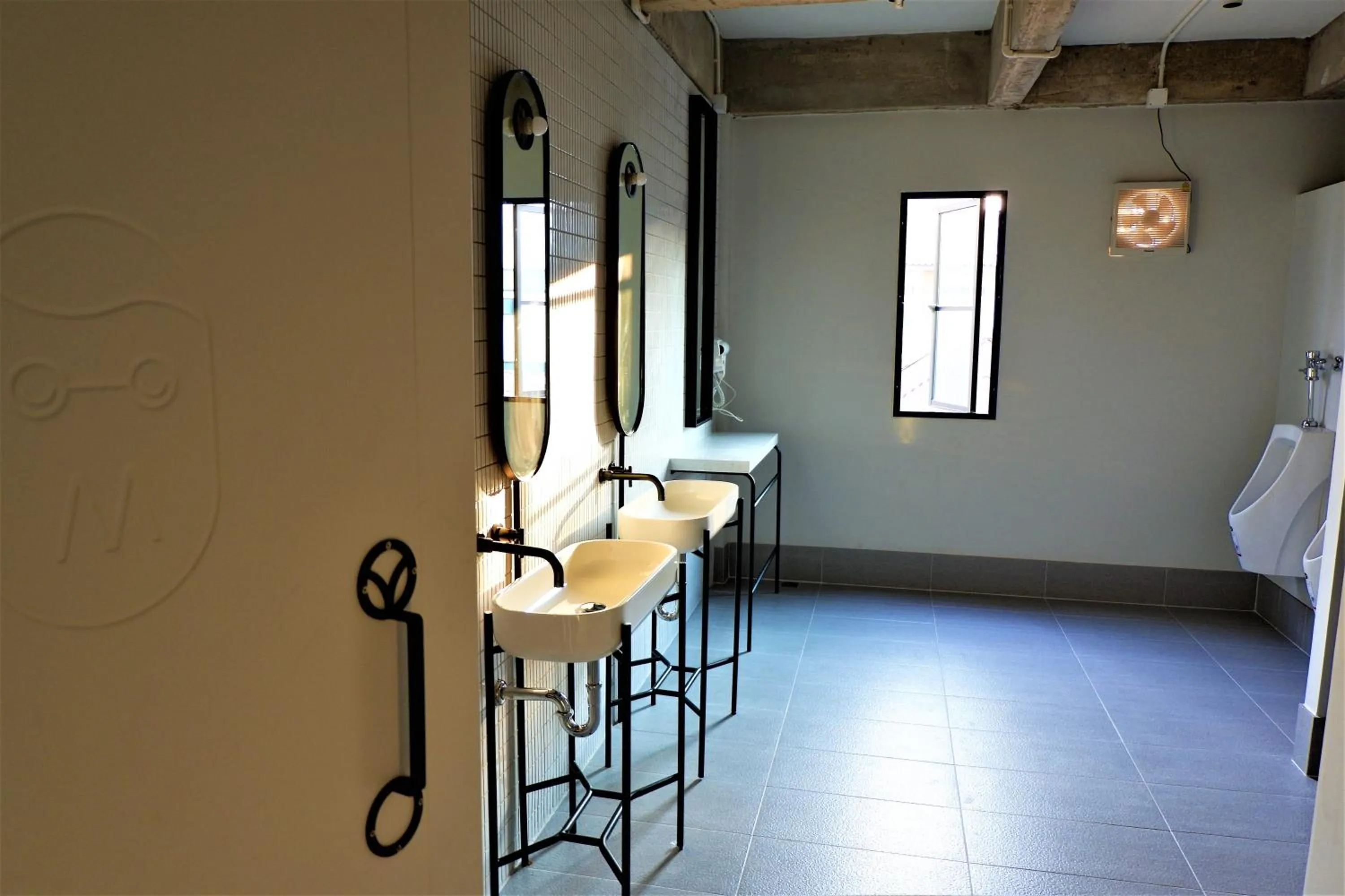 Bathroom in Bedspread Hostel