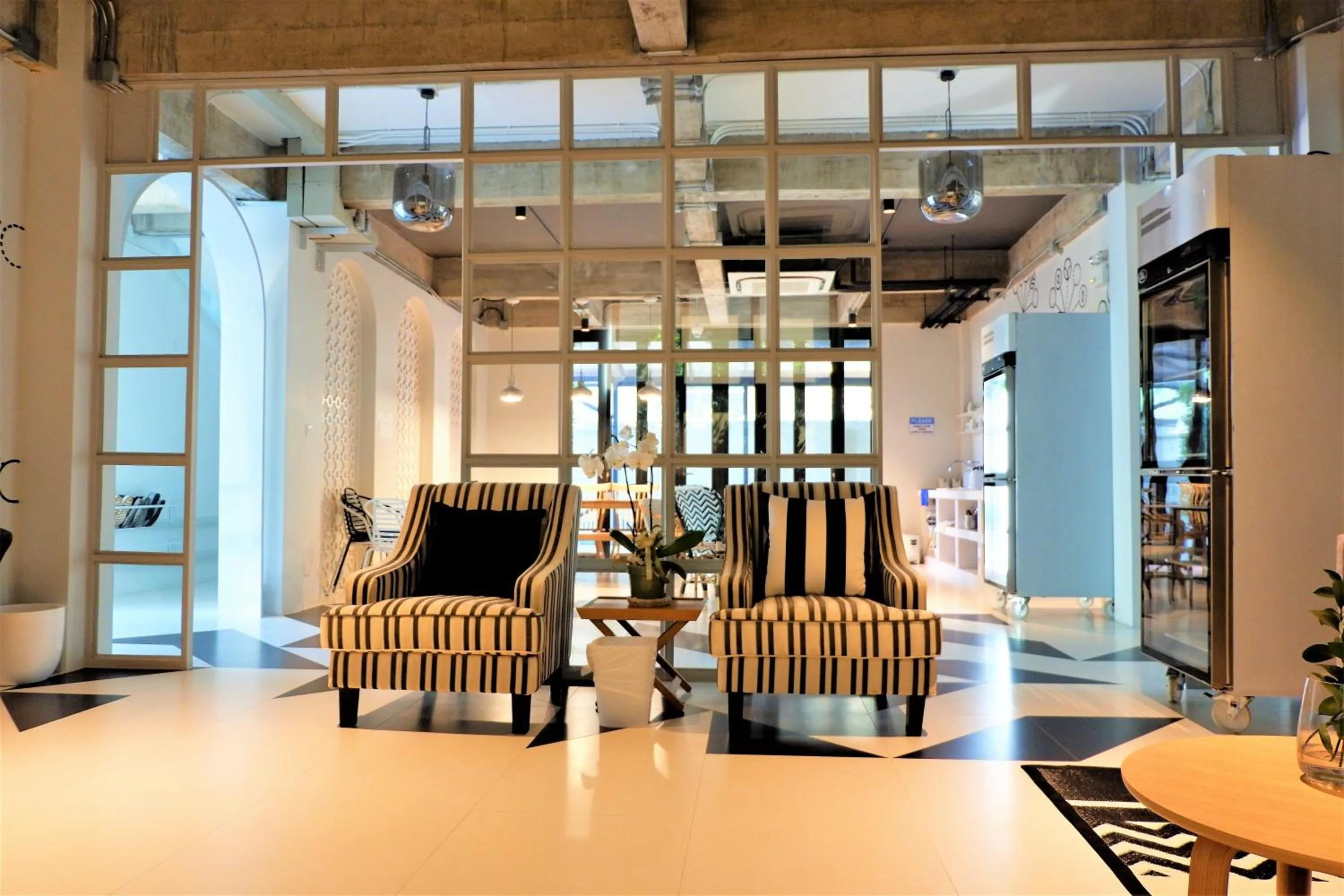 Communal lounge/ TV room in Bedspread Hostel