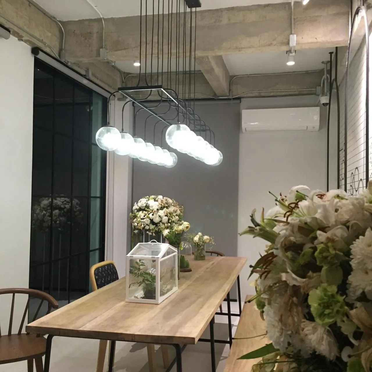 Communal lounge/ TV room in Bedspread Hostel