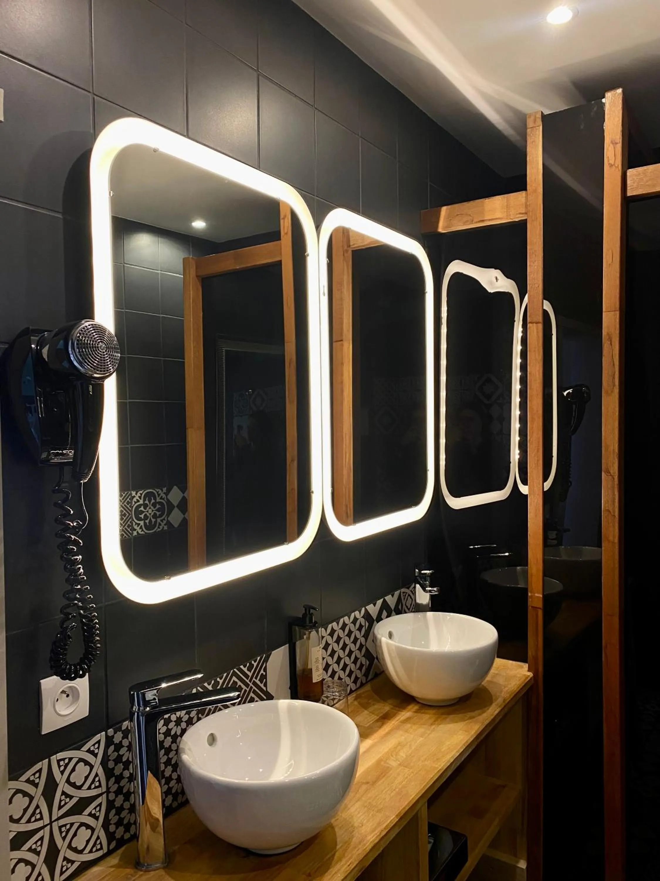 Bathroom in Grand Hôtel Richelieu