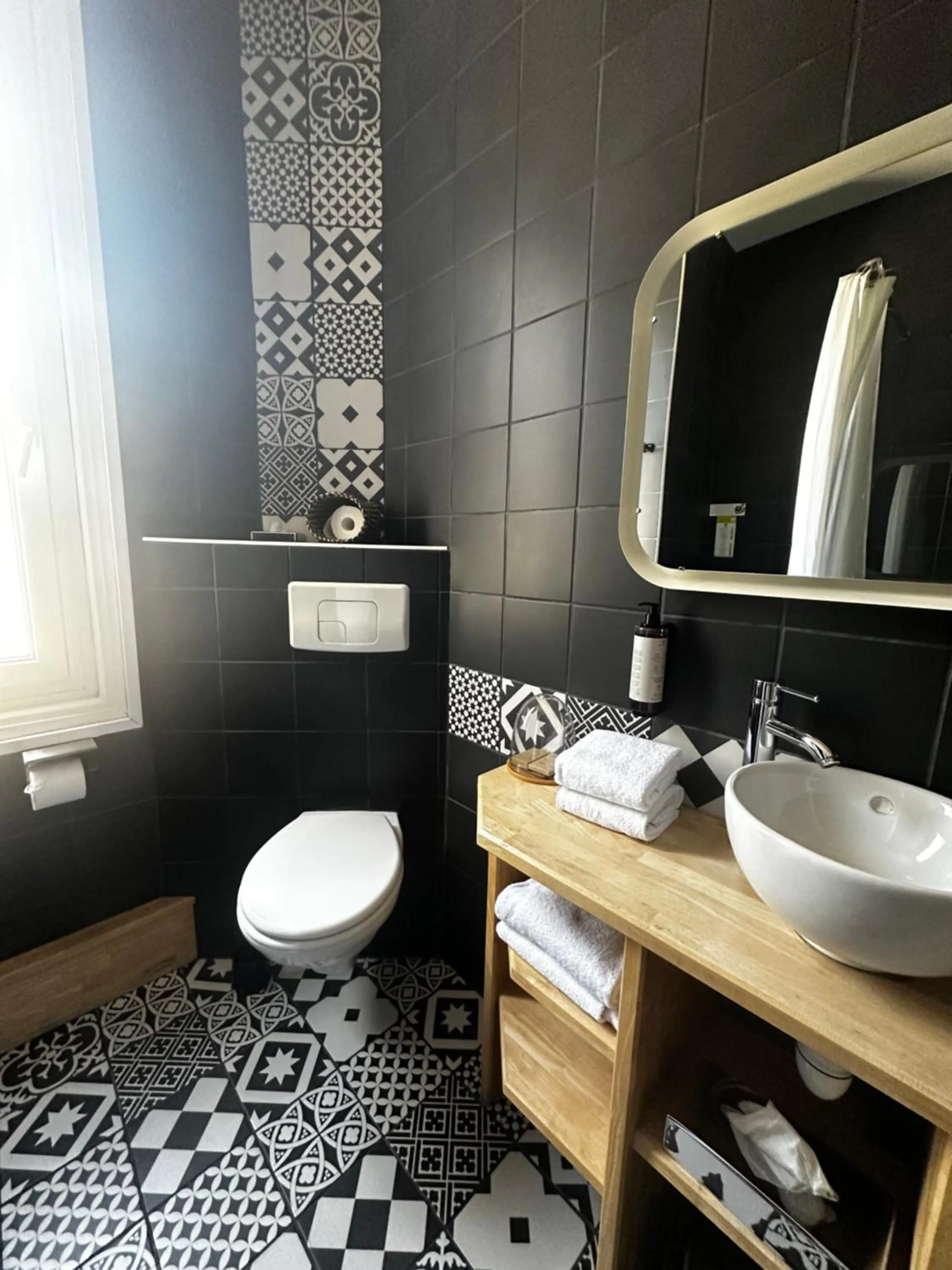 Shower in Grand Hôtel Richelieu