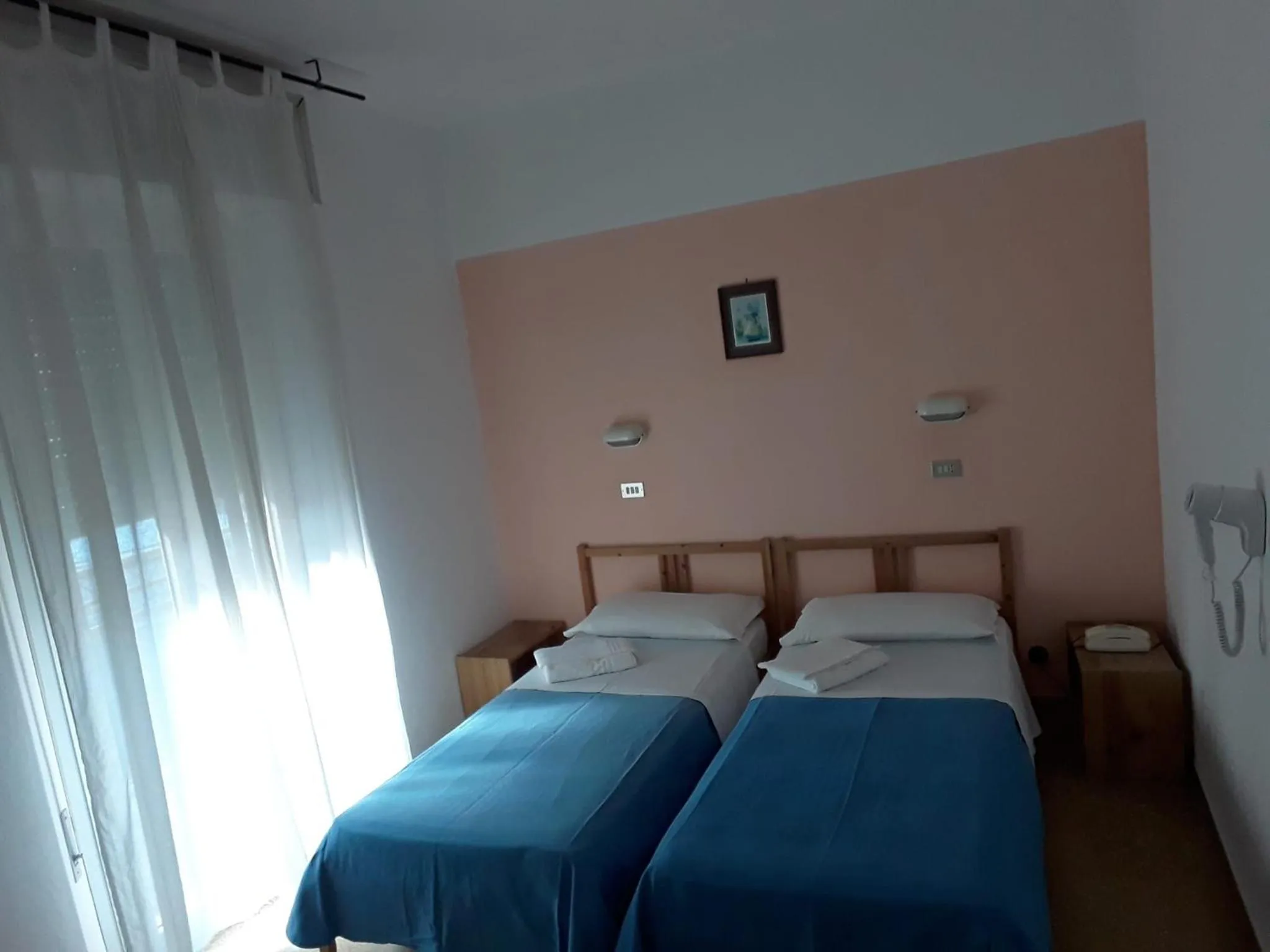 Photo of the whole room, Bed in Hotel Colombo