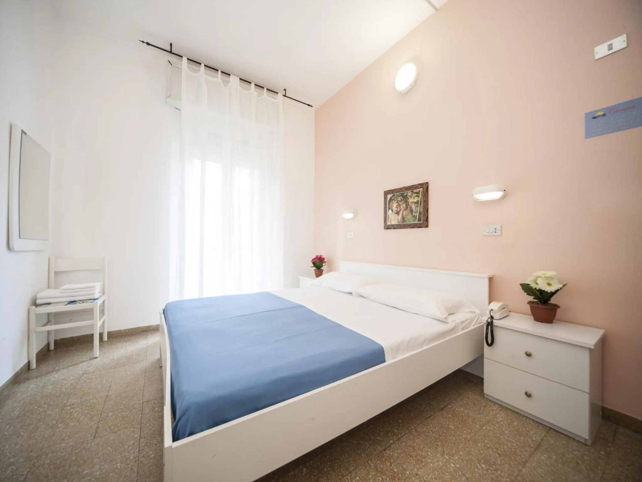 Photo of the whole room, Bed in Hotel Colombo