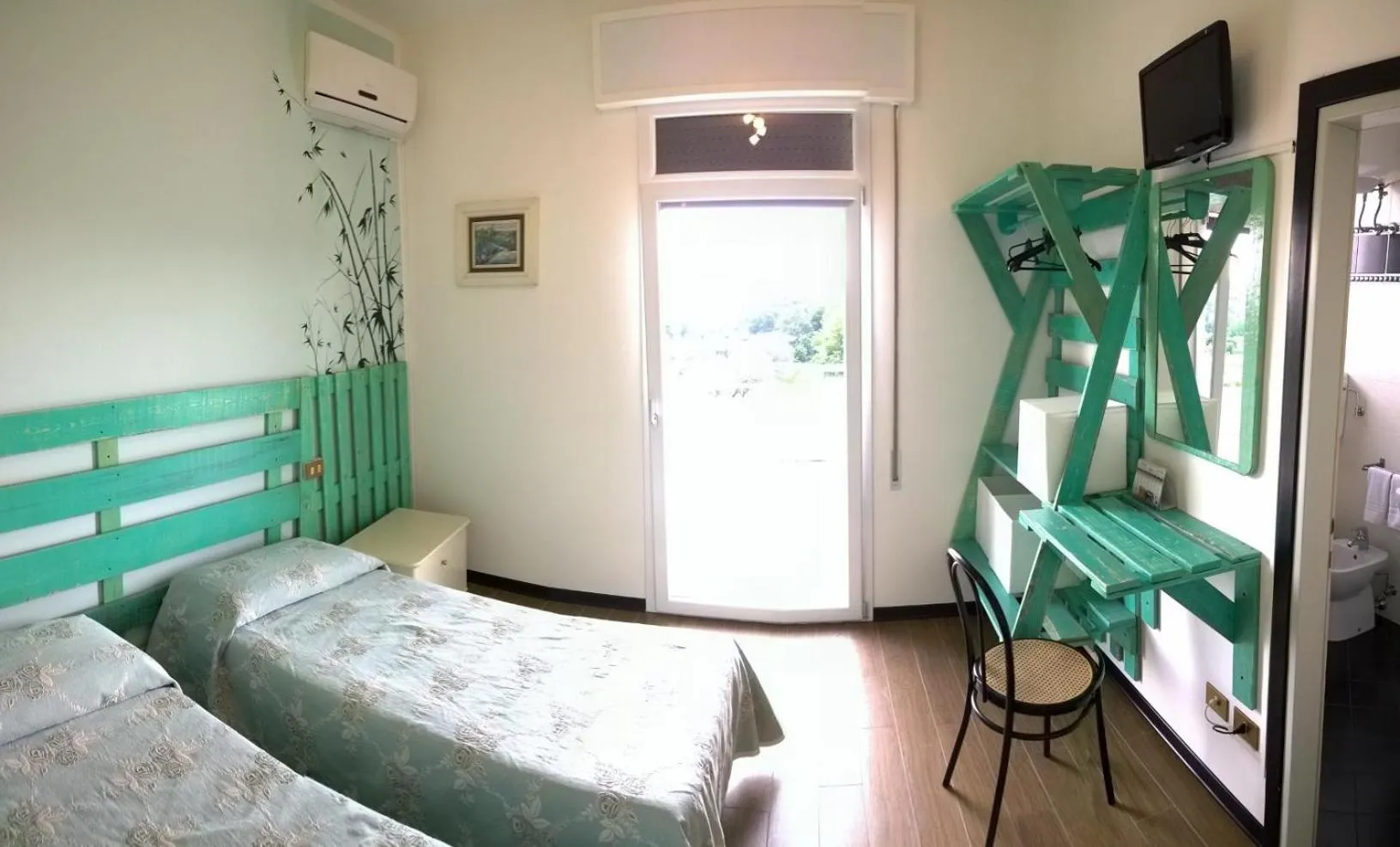 Day, Bed in Hotel Cubamia