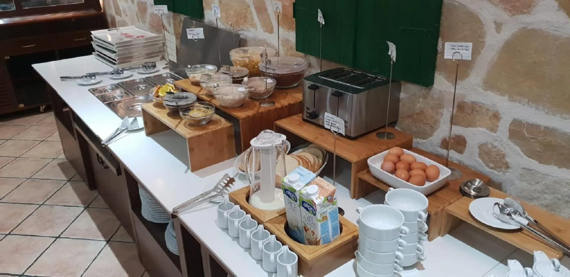 Restaurant/places to eat in Villa Andrea