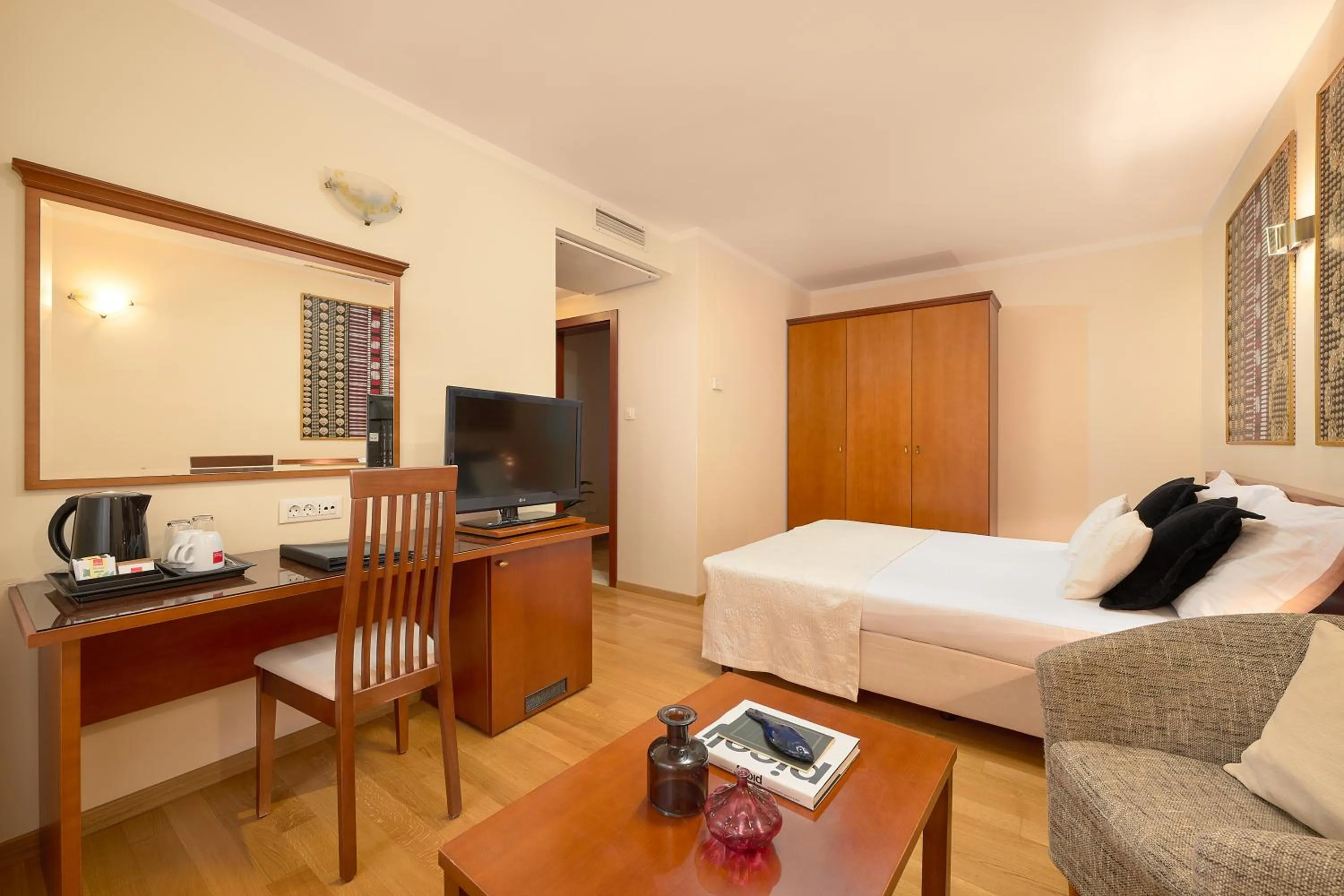TV and multimedia, Bed in Villa Andrea