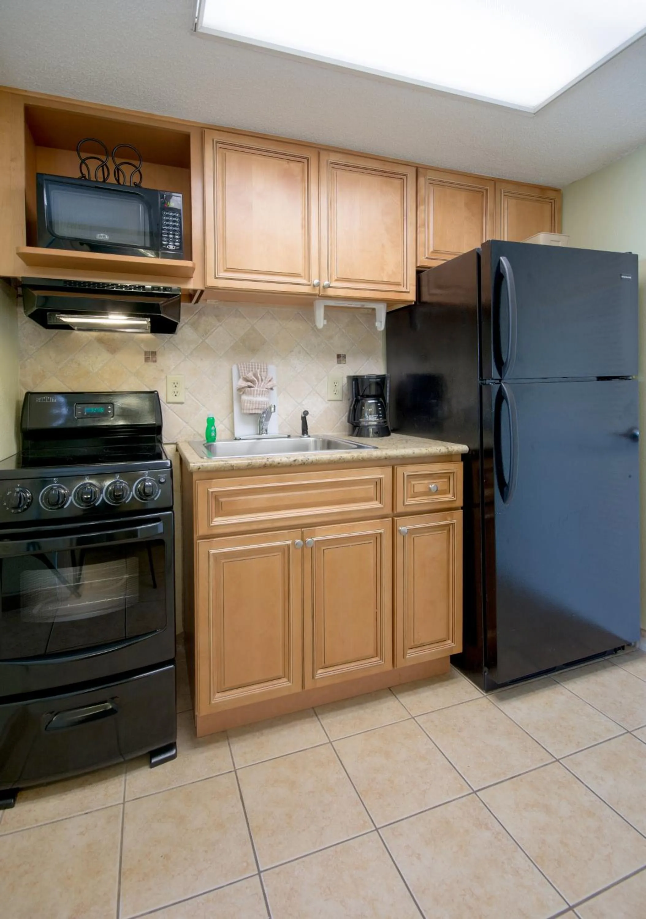 Kitchen or kitchenette in Compass Cove