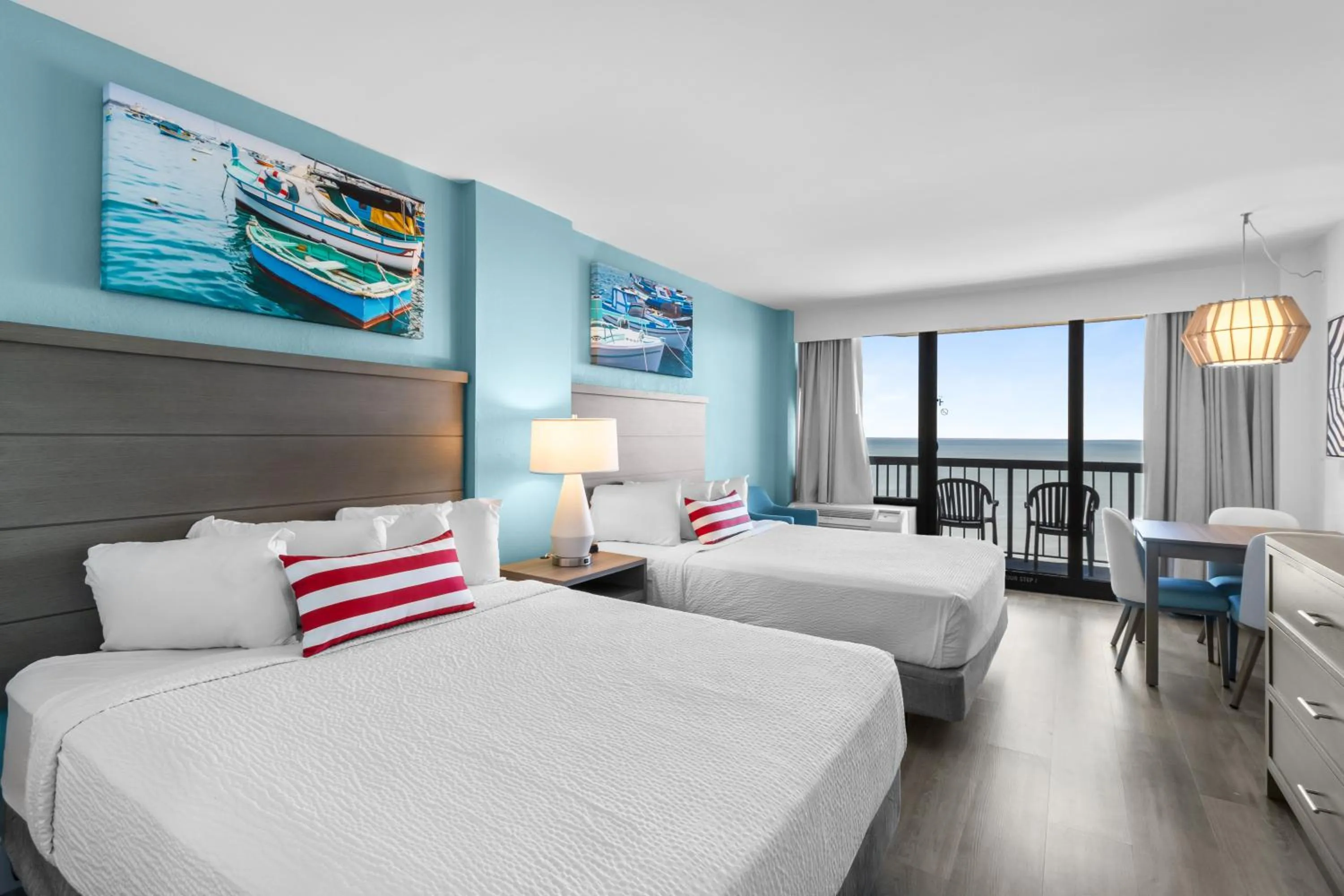 Bedroom, Bed in Compass Cove