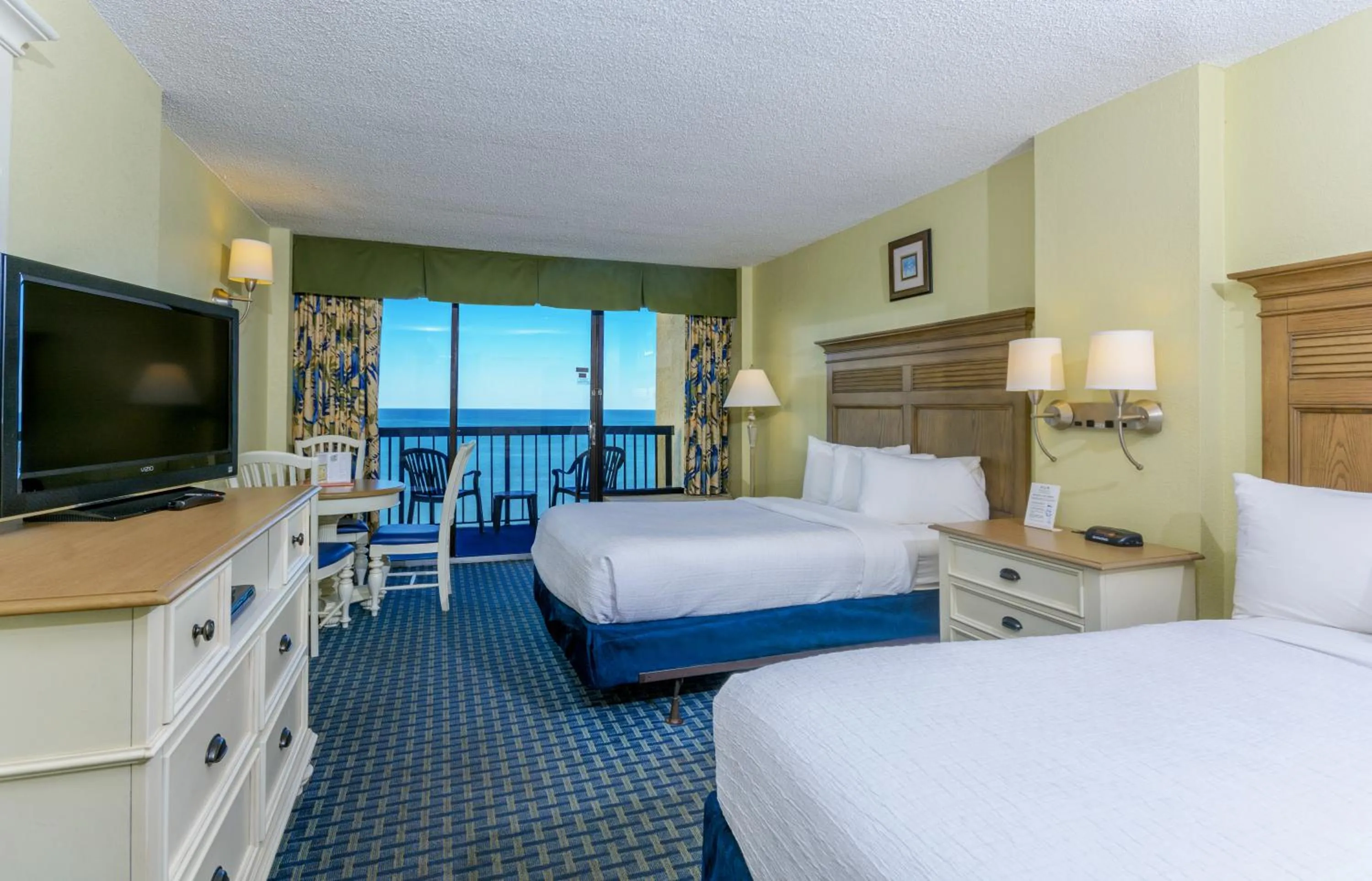 Day, Bed in Compass Cove