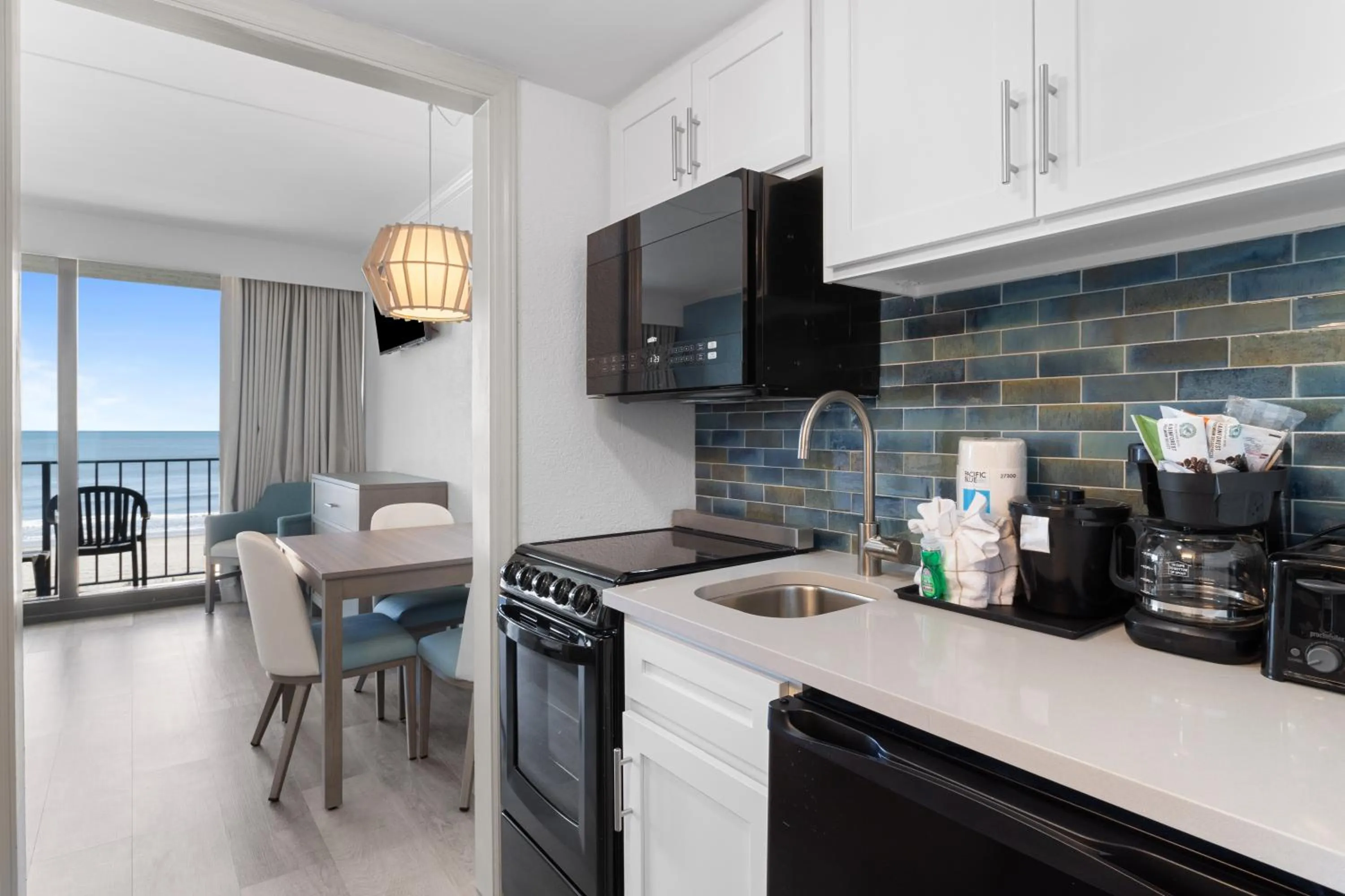 Kitchen or kitchenette in Compass Cove