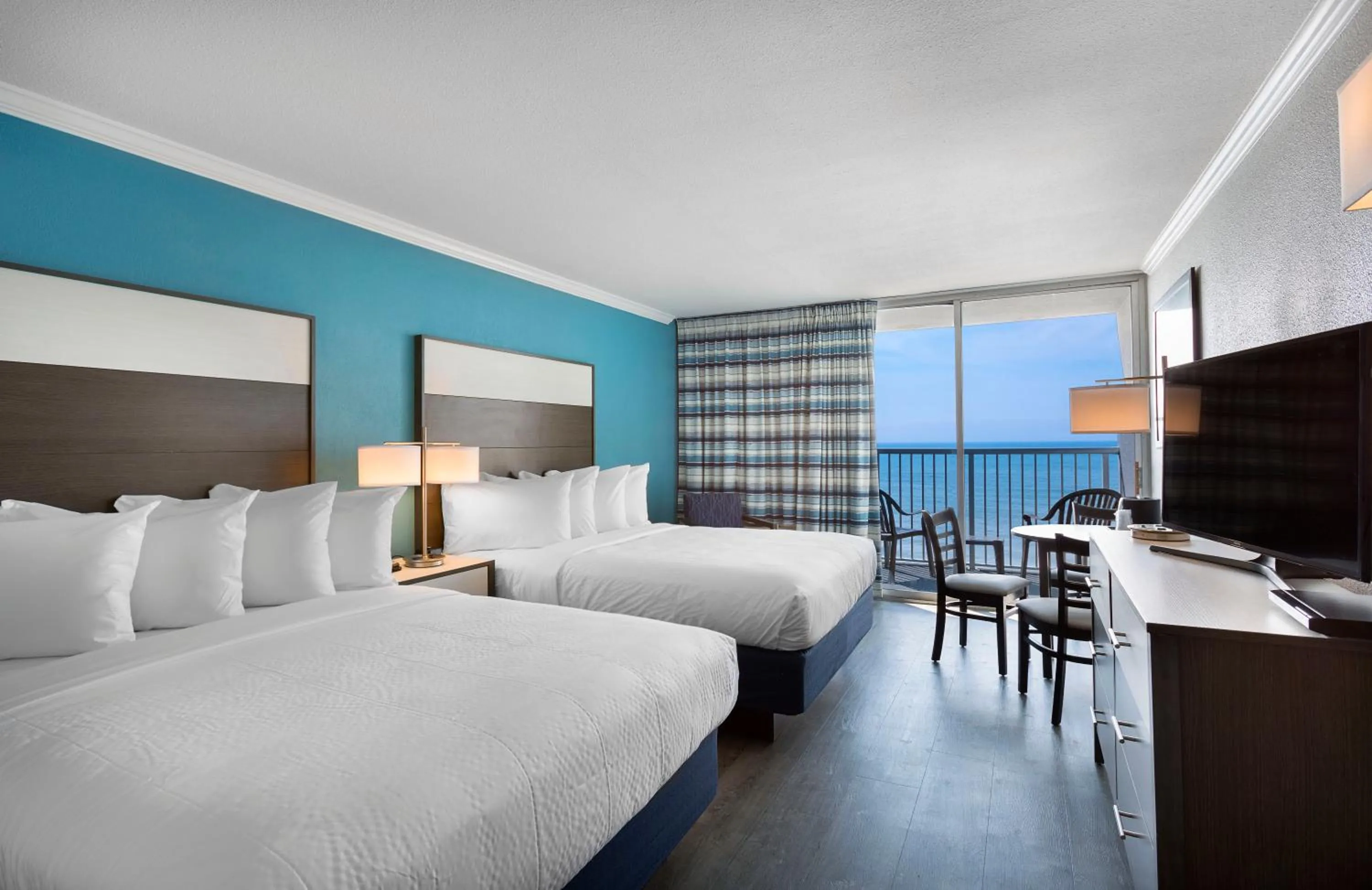 Bedroom, Bed in Compass Cove