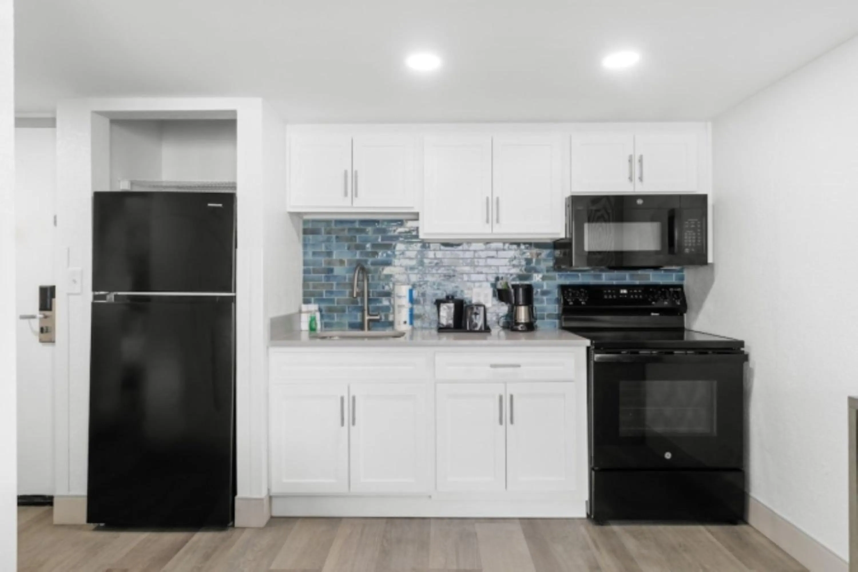 Kitchen or kitchenette in Compass Cove