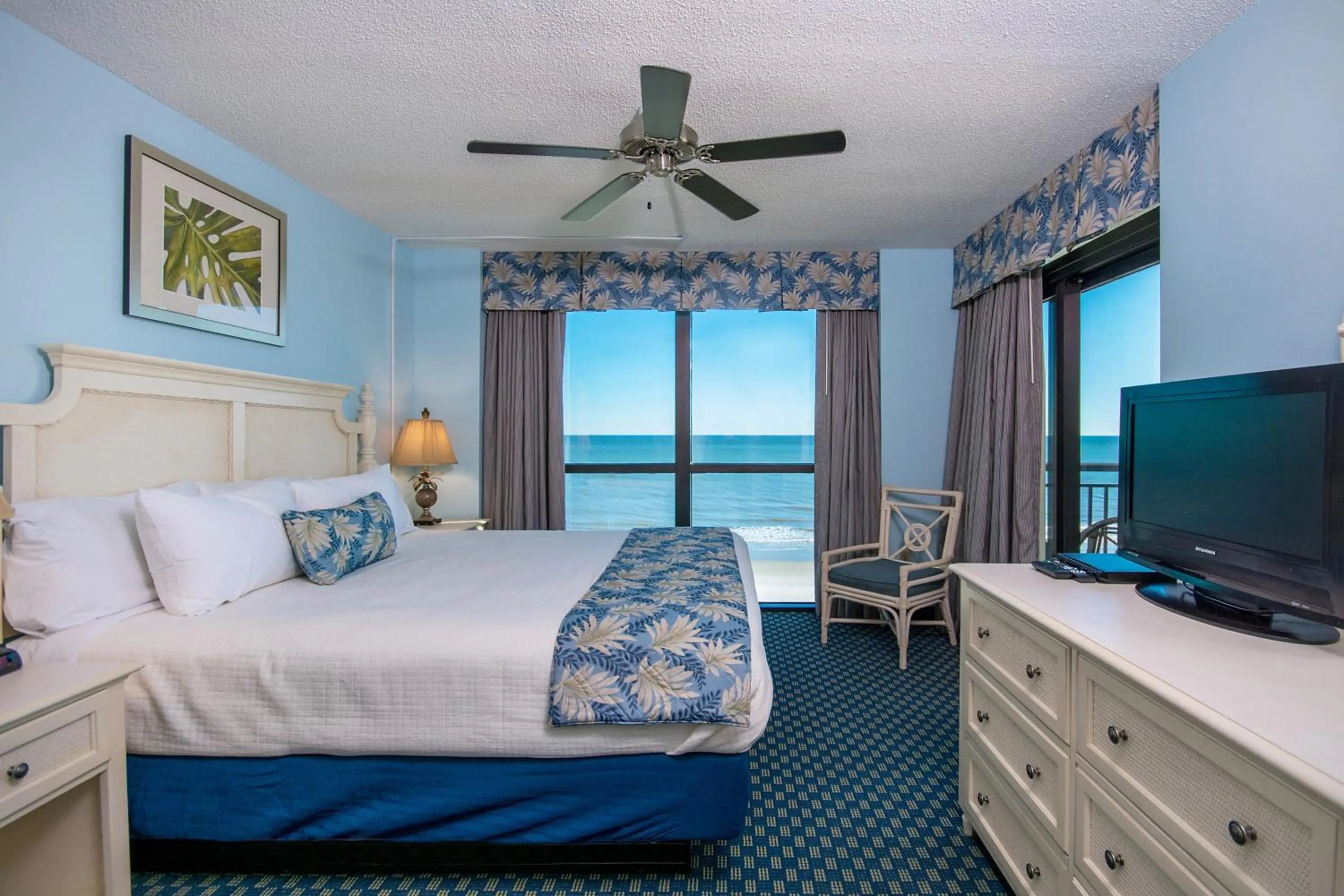 Oceanfront Deluxe Three Bedroom Condo in Caribbean Resort Myrtle Beach