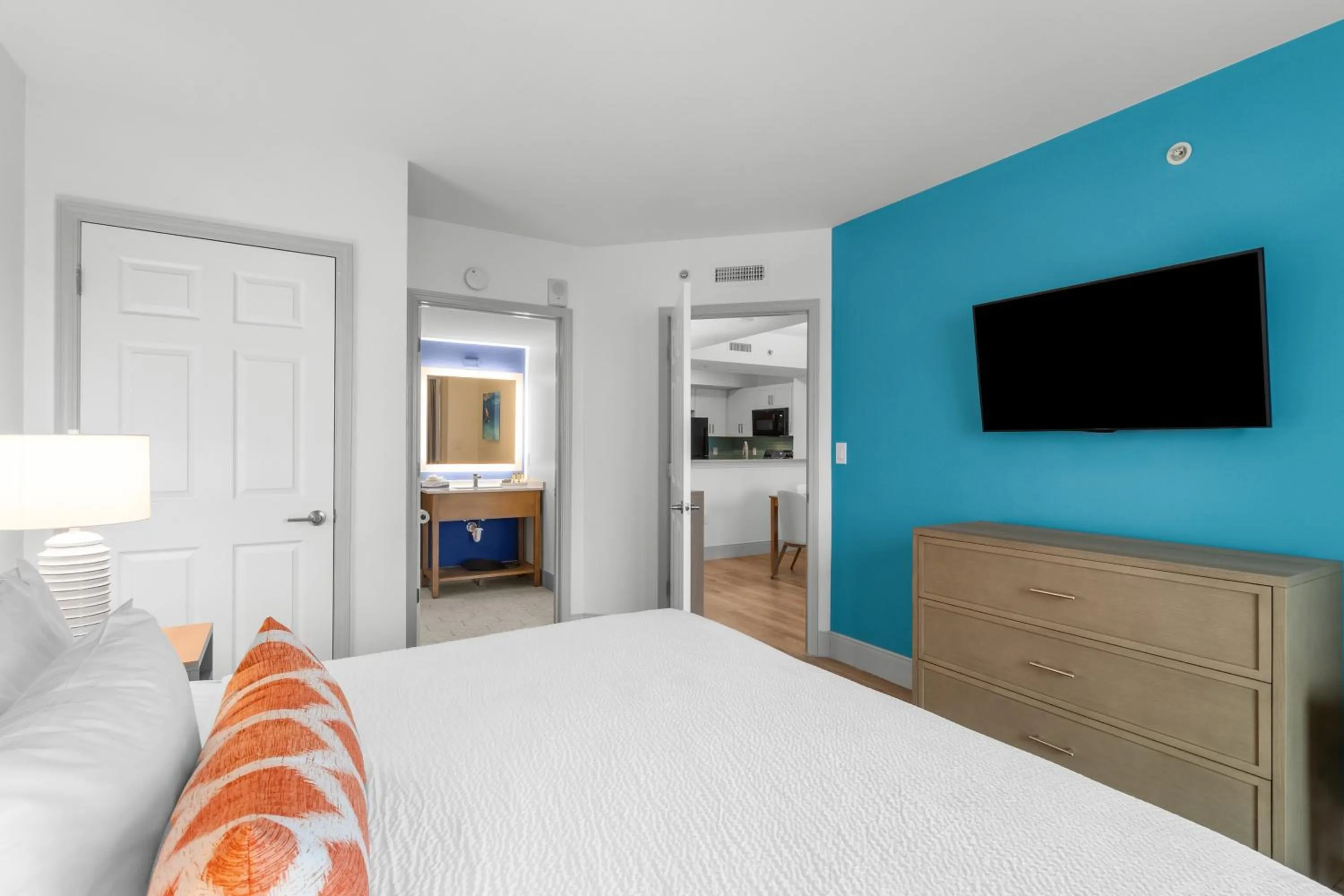 Bedroom, Bed in Caribbean Resort Myrtle Beach