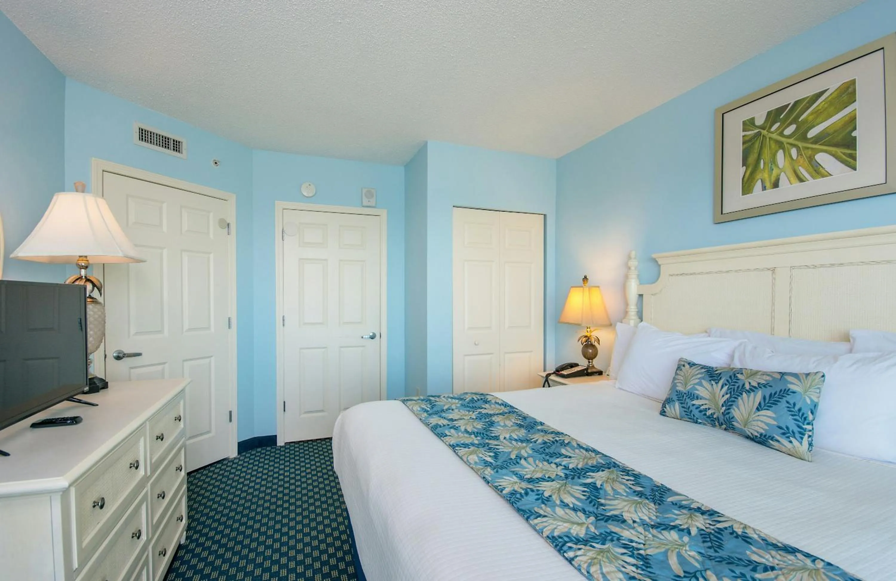 Bedroom, Bed in Caribbean Resort Myrtle Beach