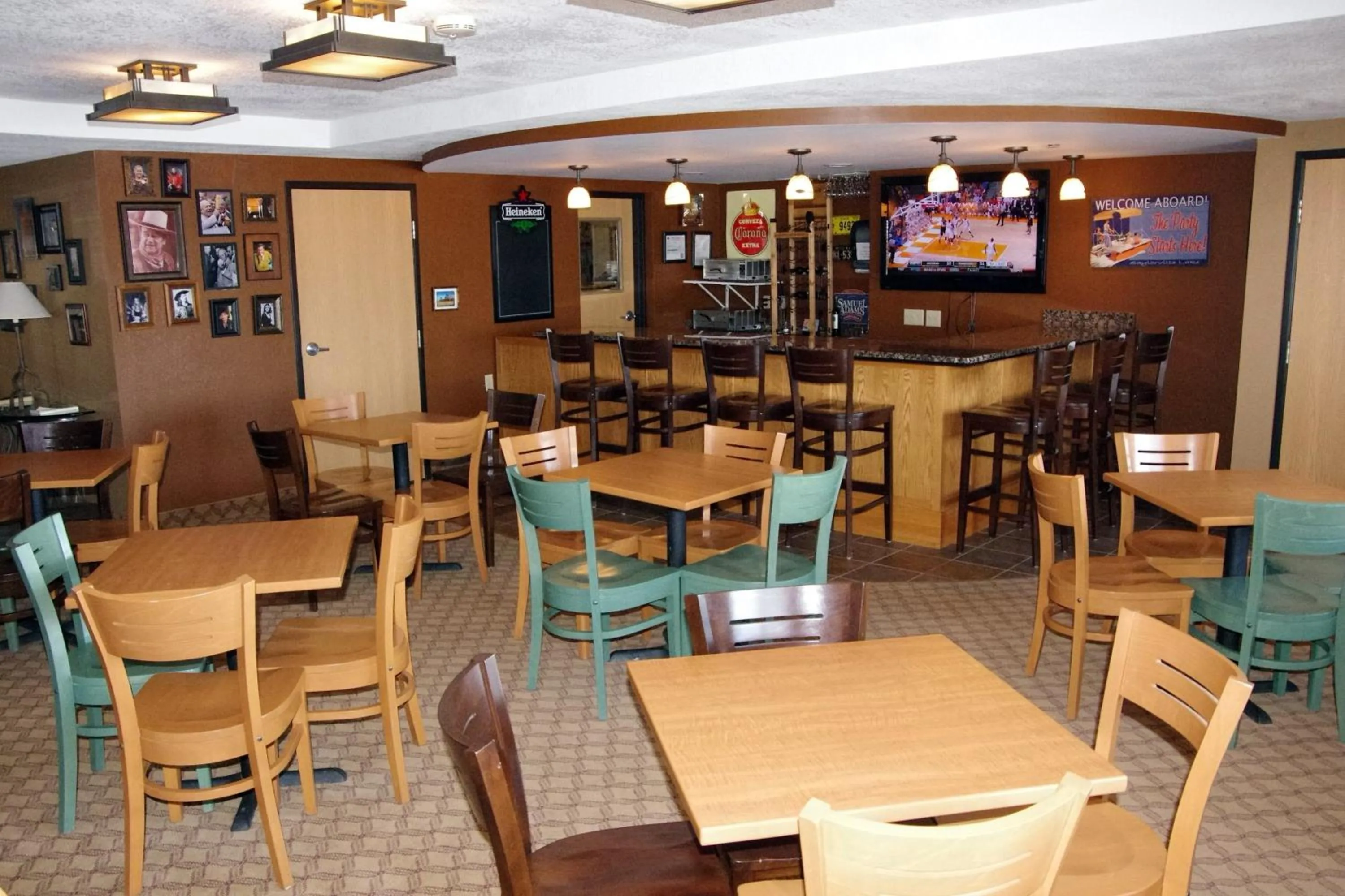 Lounge or bar in Red Lion Inn & Suites Grimes
