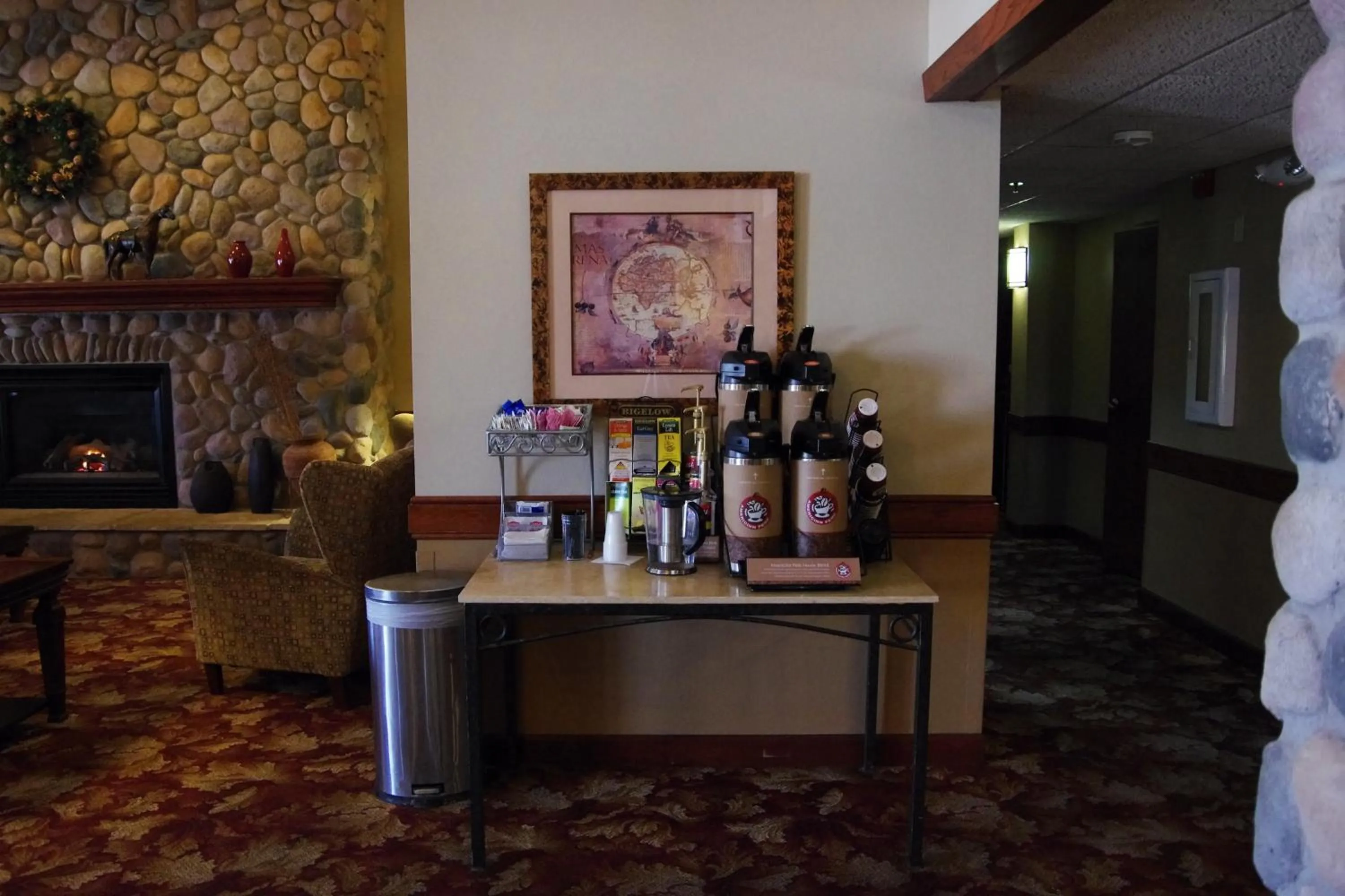 Coffee/tea facilities in Red Lion Inn & Suites Grimes
