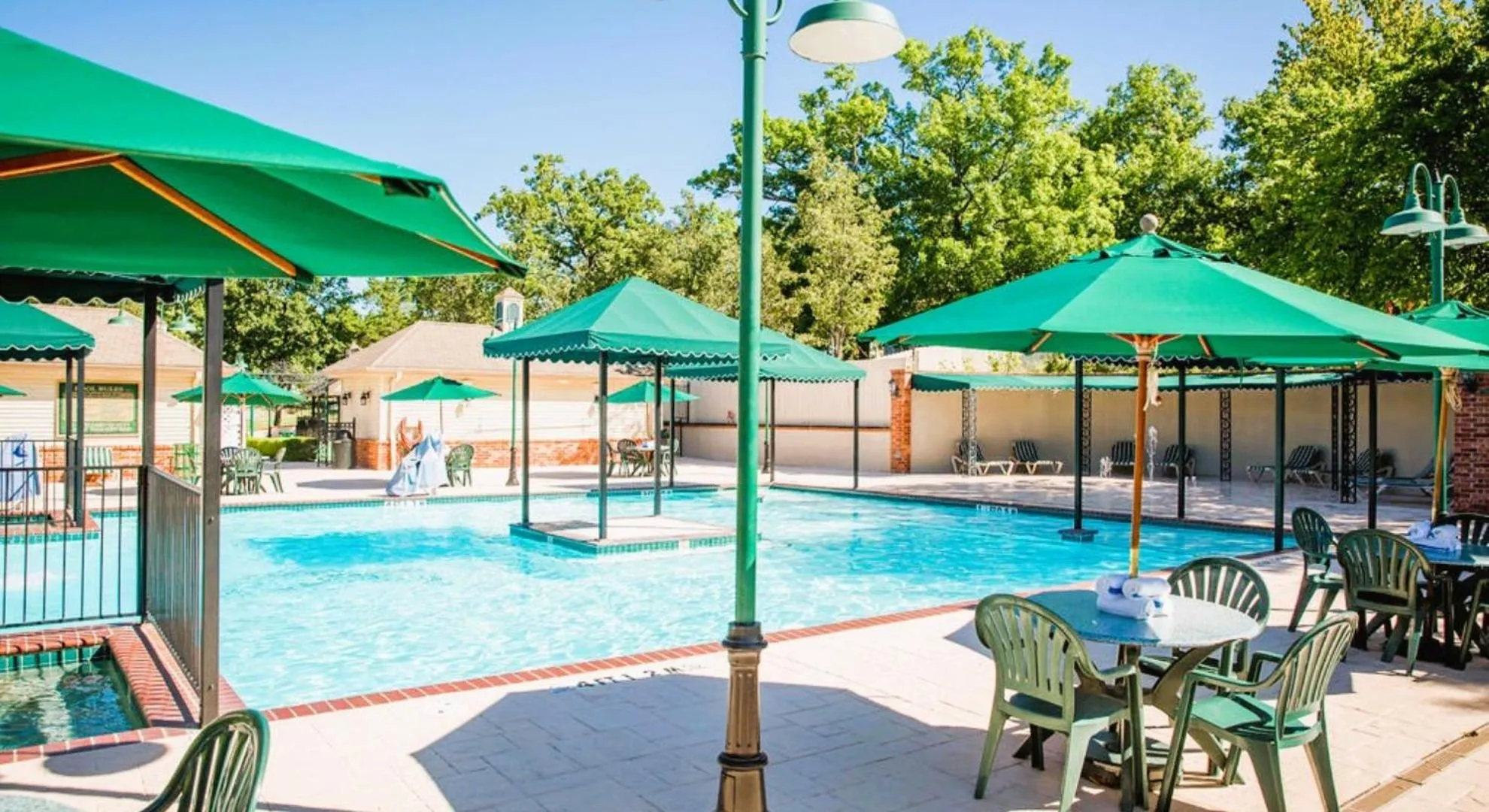 Swimming pool in French Quarter Resort
