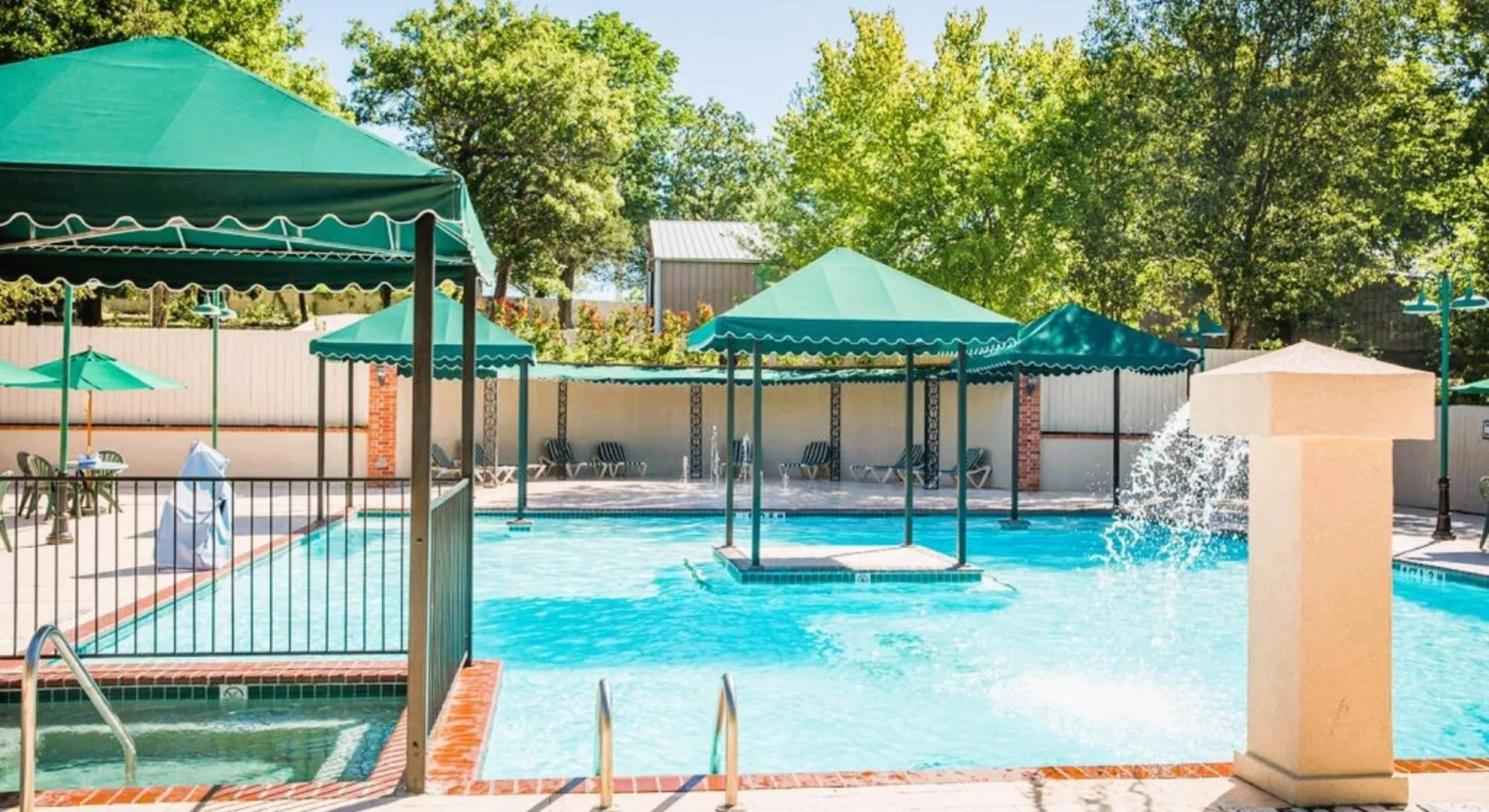 Swimming pool in French Quarter Resort