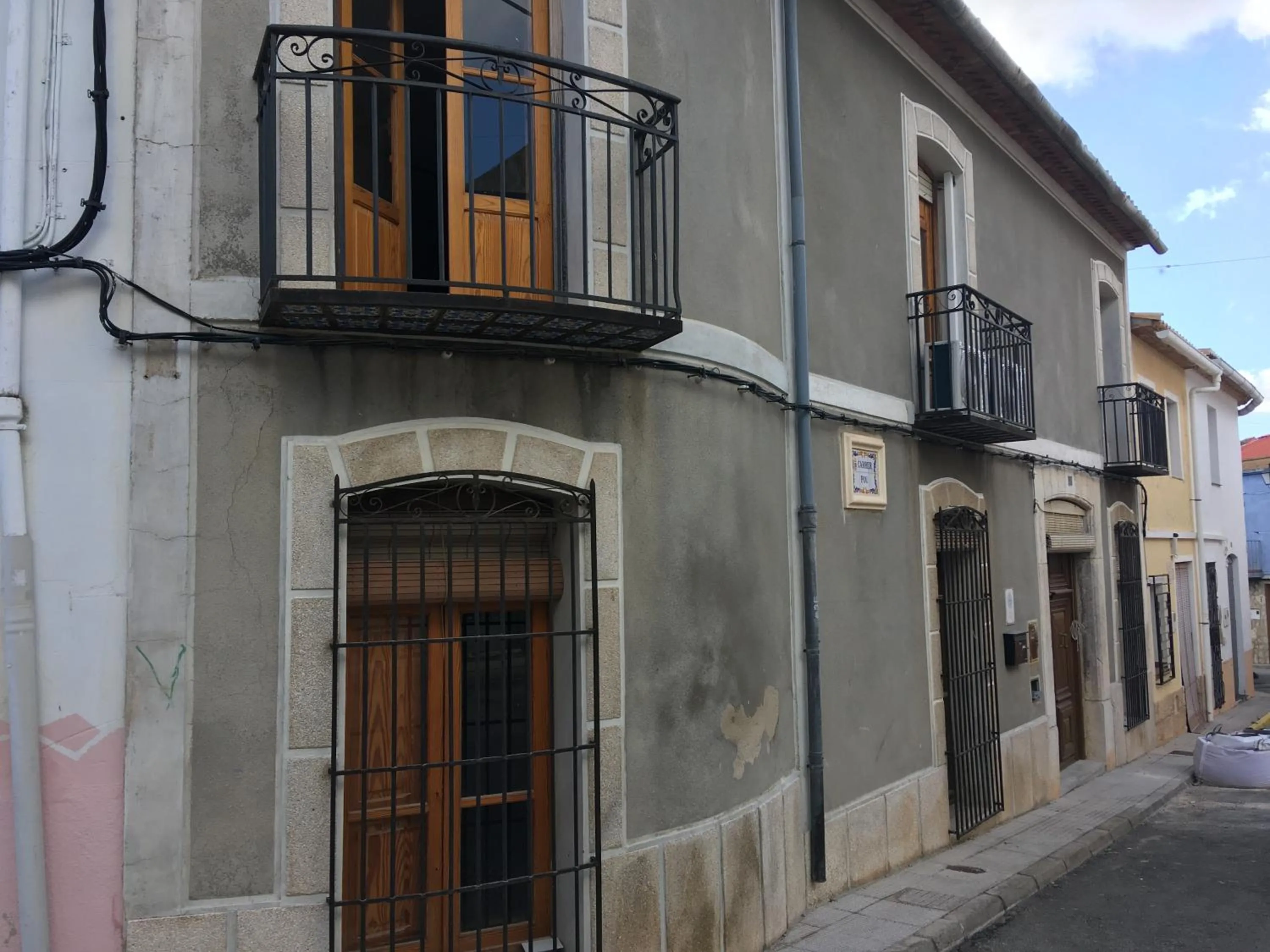Facade/entrance in Casa Alestelou