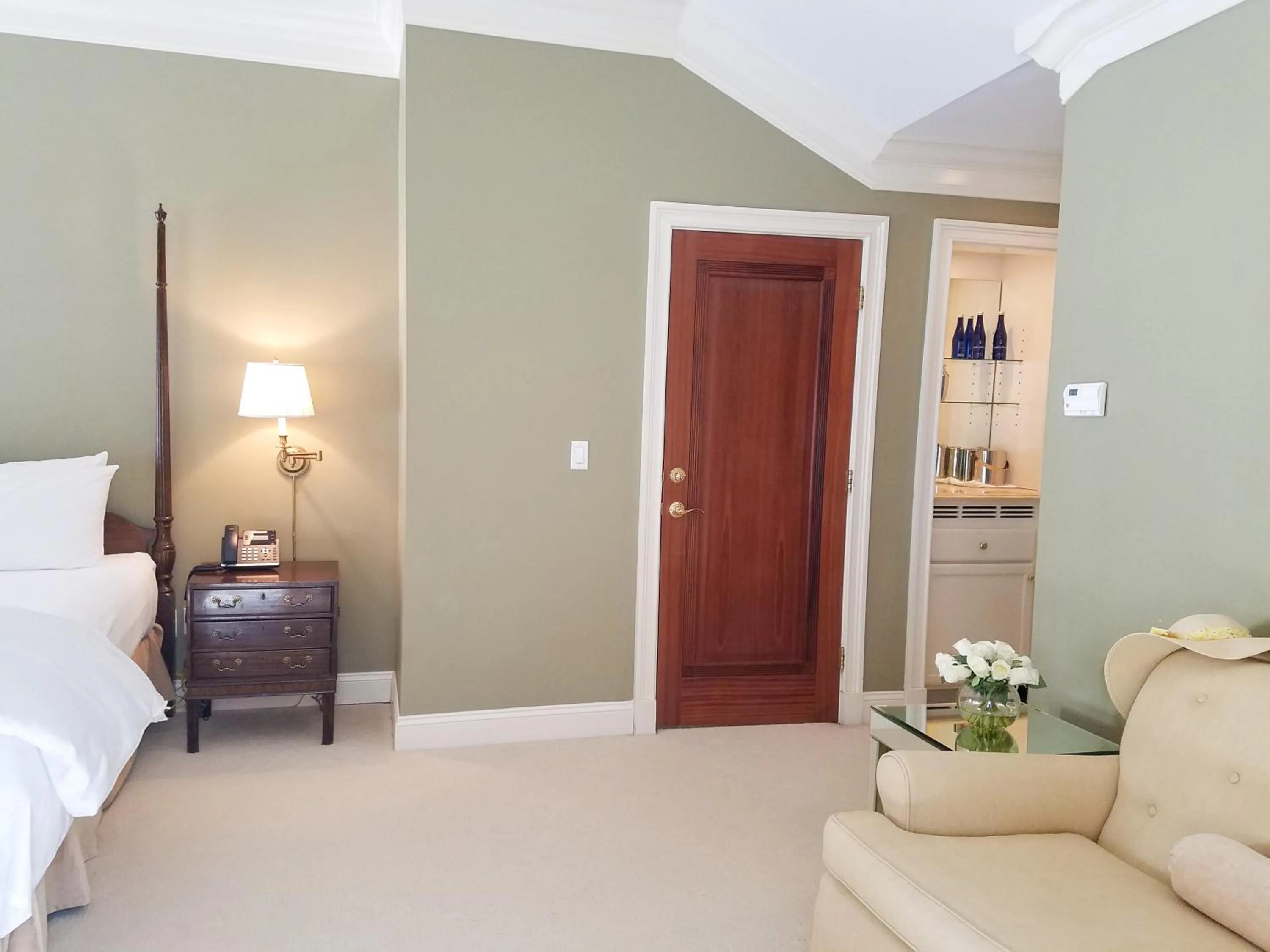 Bed in Copper Beech Inn