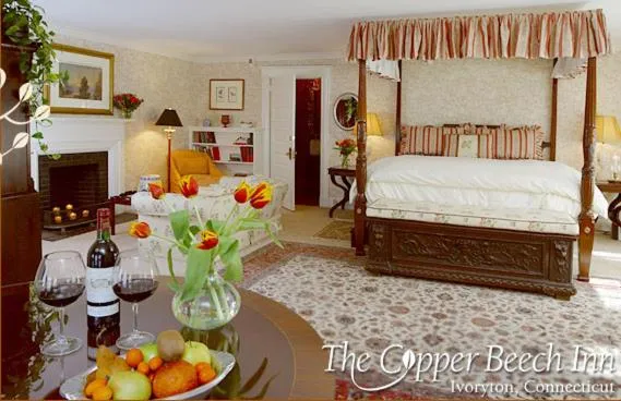 Bed in Copper Beech Inn