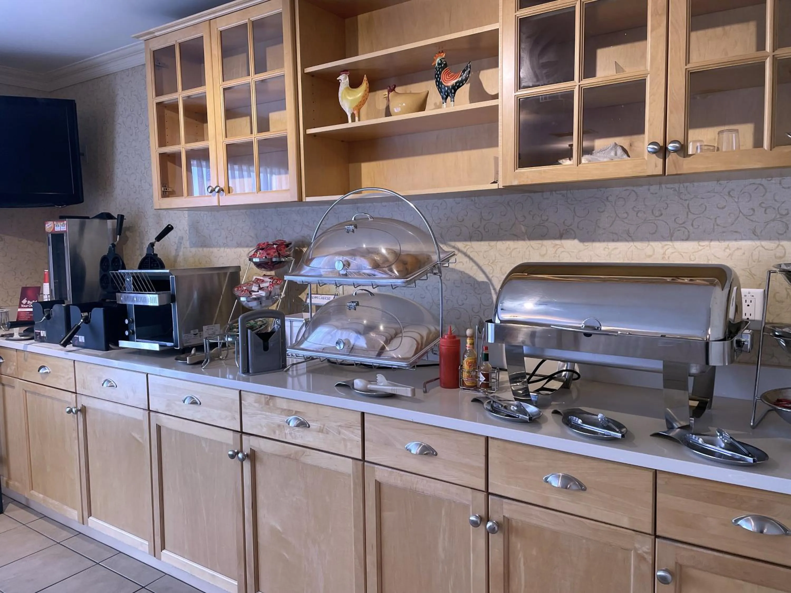 Breakfast in Best Western PLUS Langley Inn