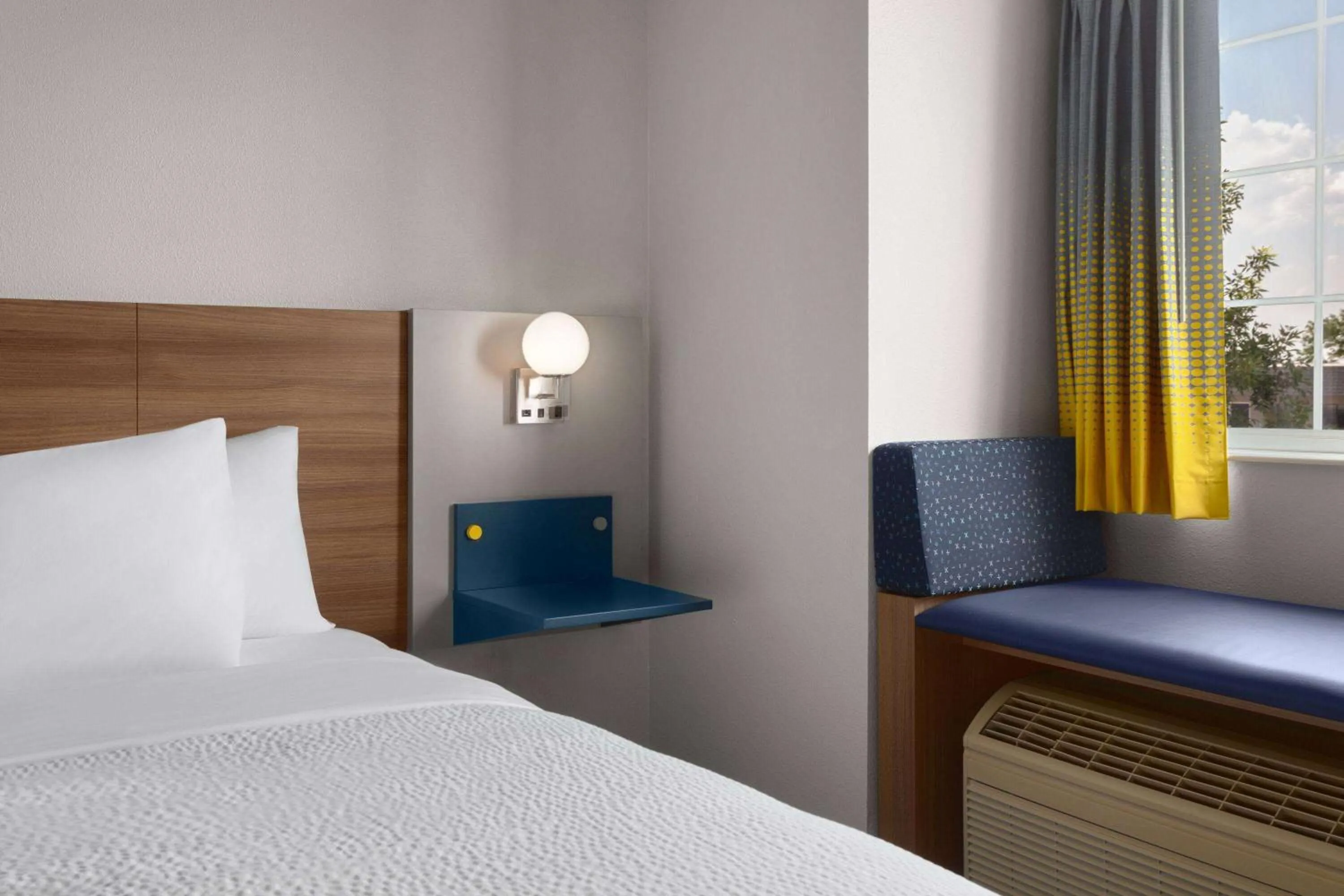 Photo of the whole room, Bed in Microtel Inn & Suites by Wyndham Rapid City