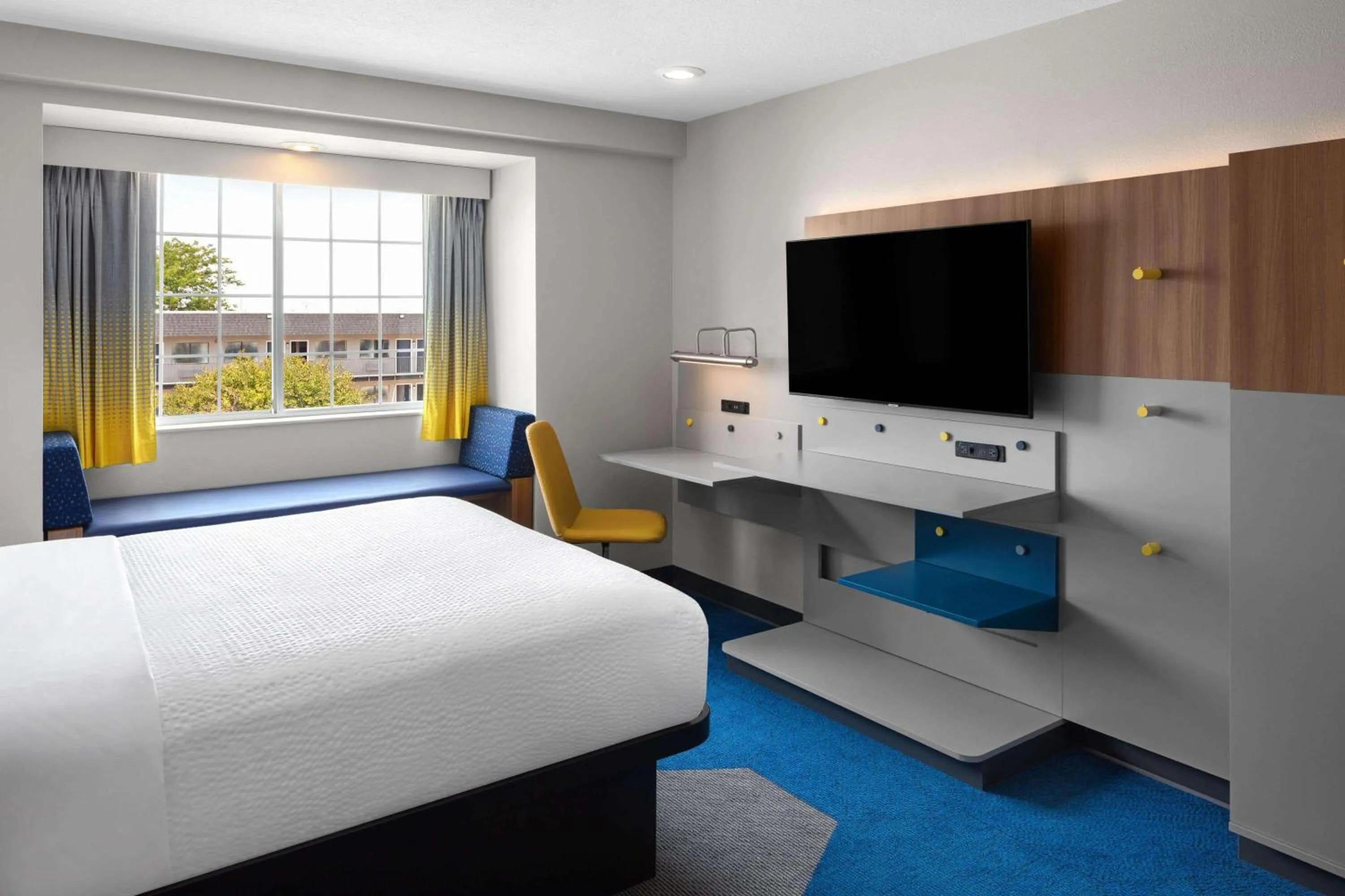 Photo of the whole room, Bed in Microtel Inn & Suites by Wyndham Rapid City