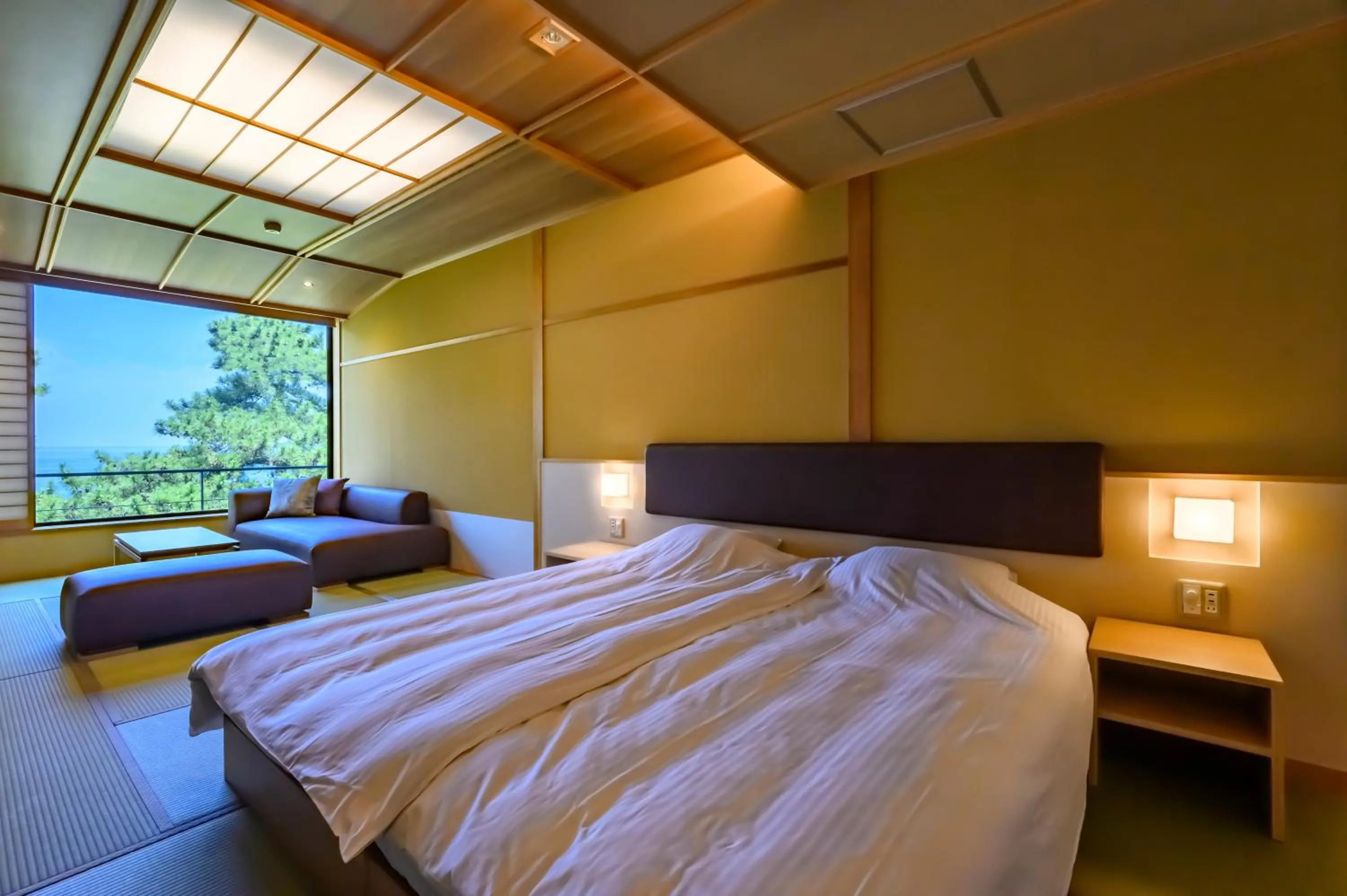 Bed in Oishiya