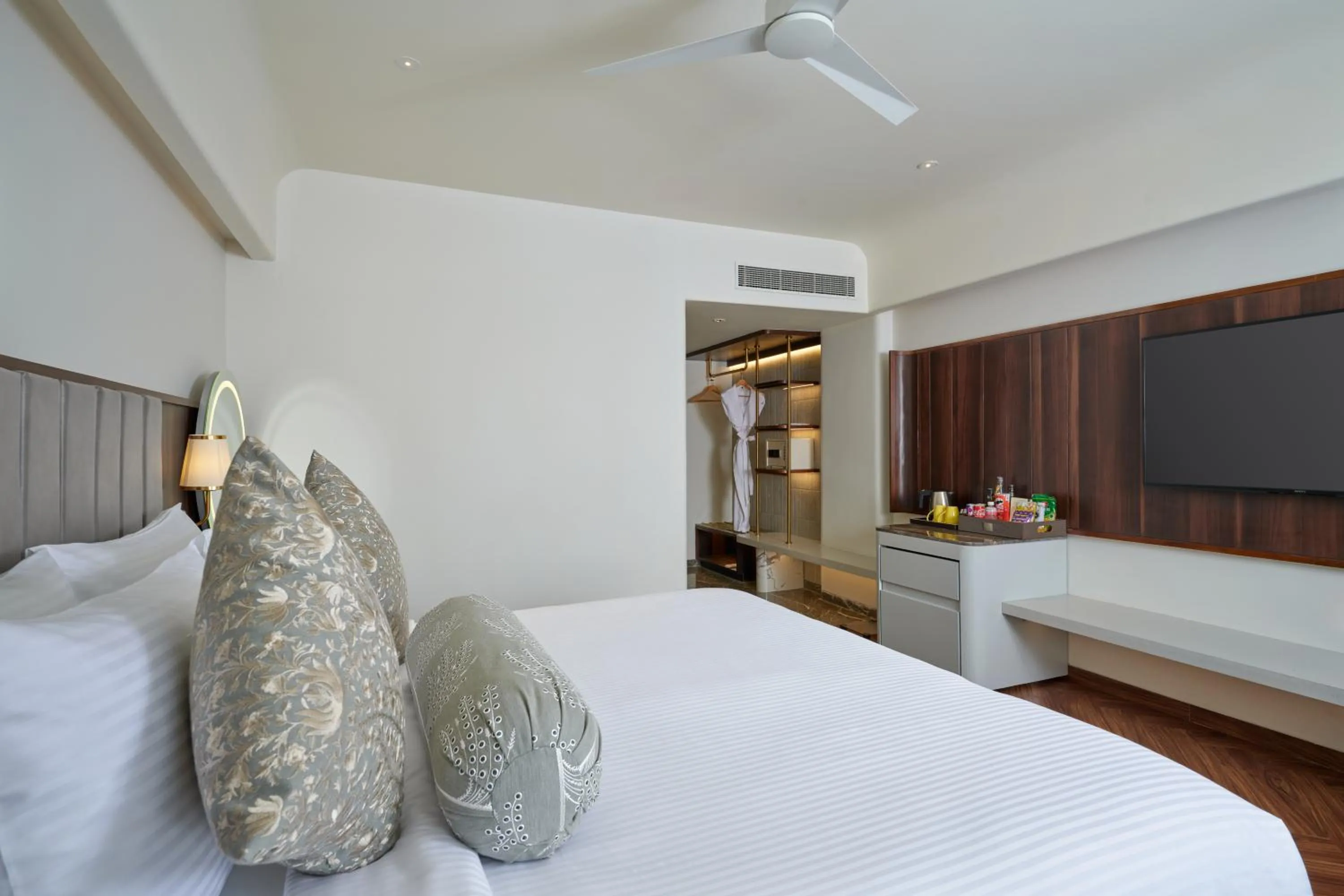 Bedroom, Bed in Hotel Swosti Premium Bhubaneswar