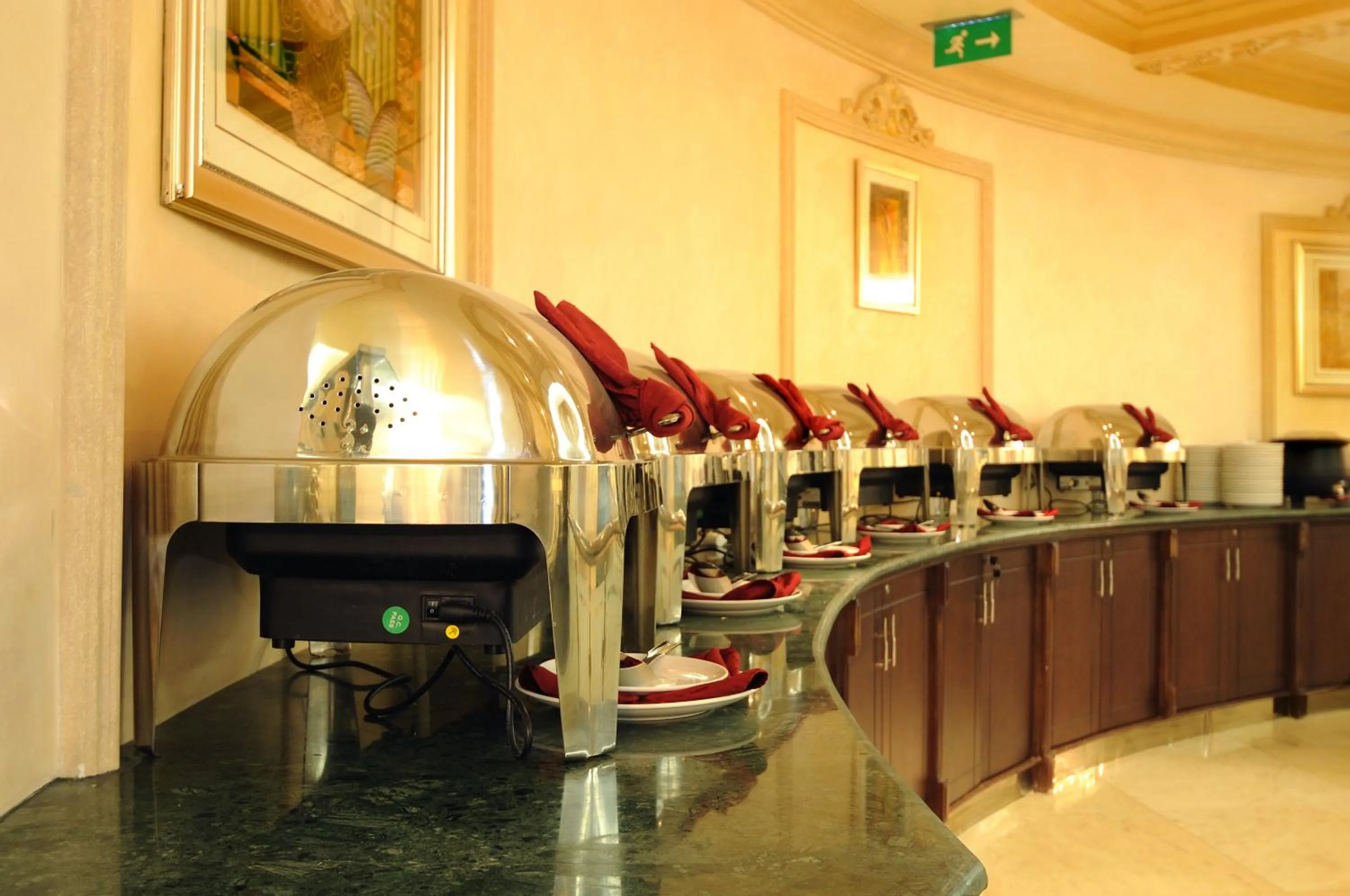 Restaurant/places to eat in Dar Al Naem Hotel
