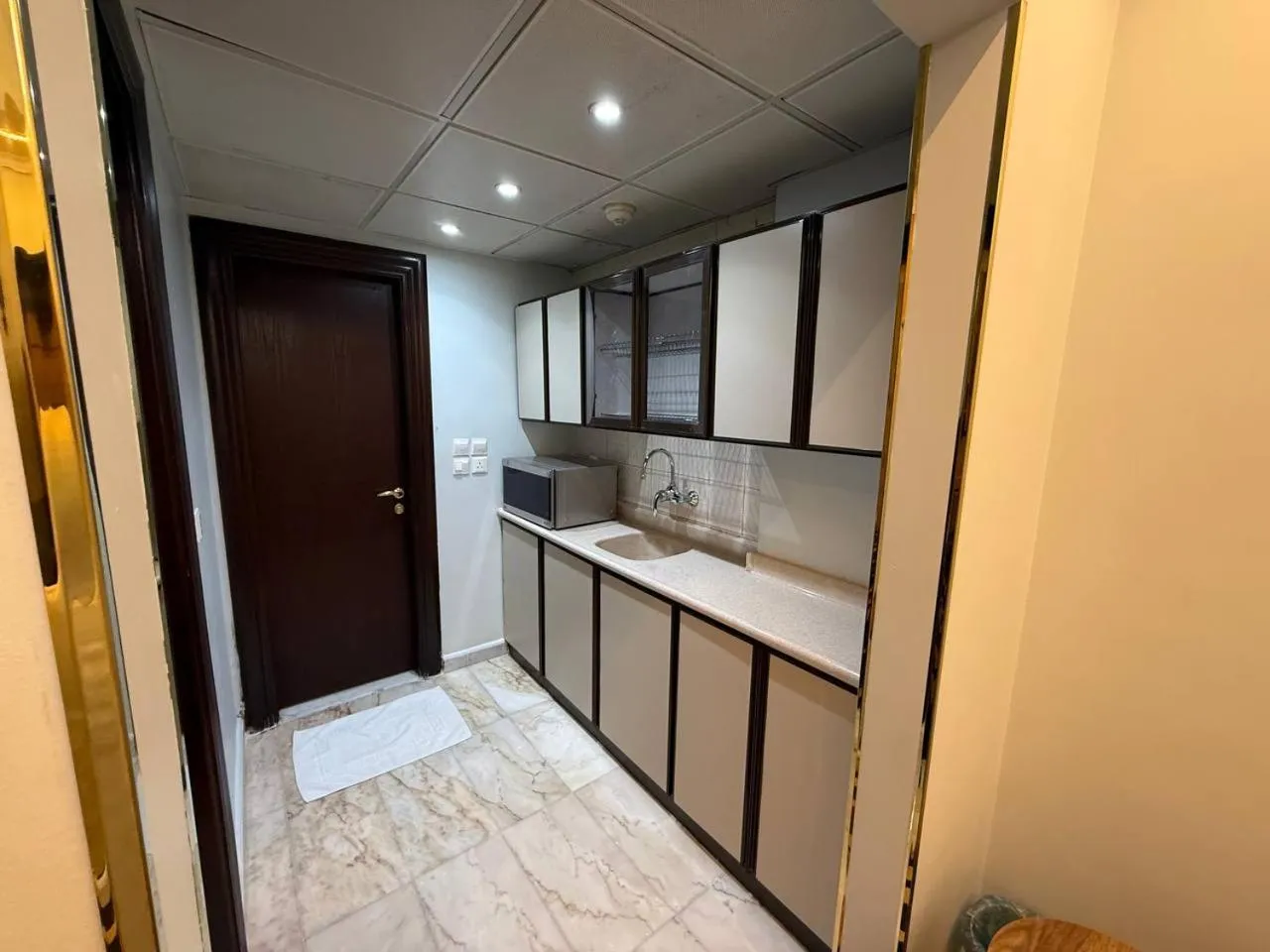 Kitchen or kitchenette in Dar Al Naem Hotel