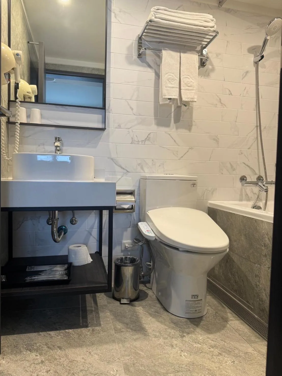 Toilet in Delight Hotel