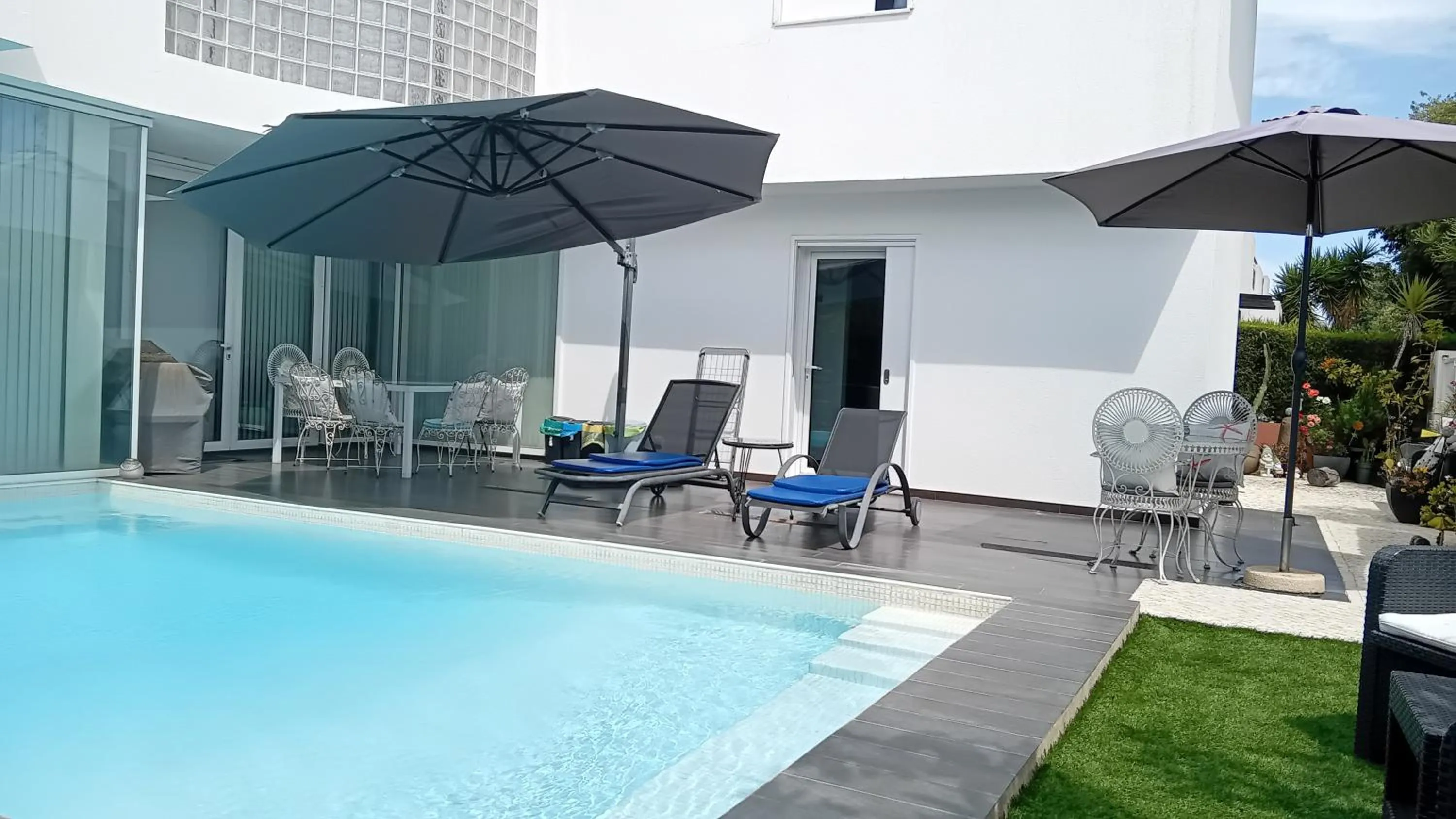 Property building in Tavira independent suite with Pool at Casa Reflexos