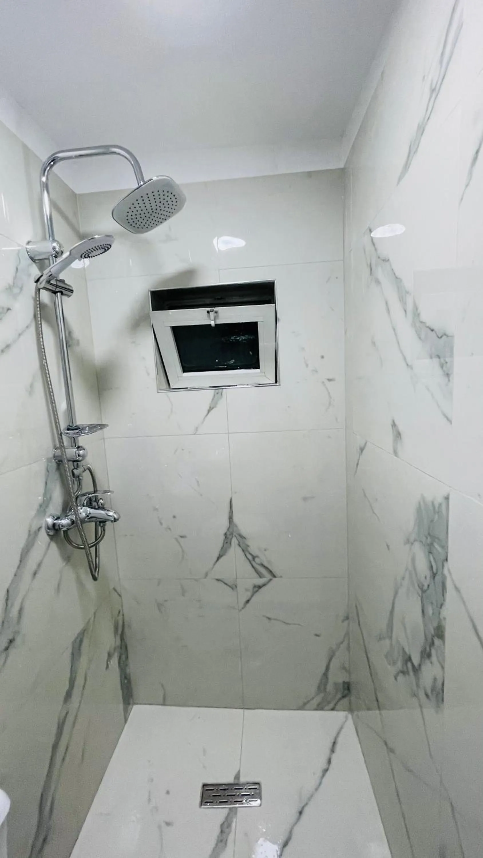 Bathroom in Hotel Drinos