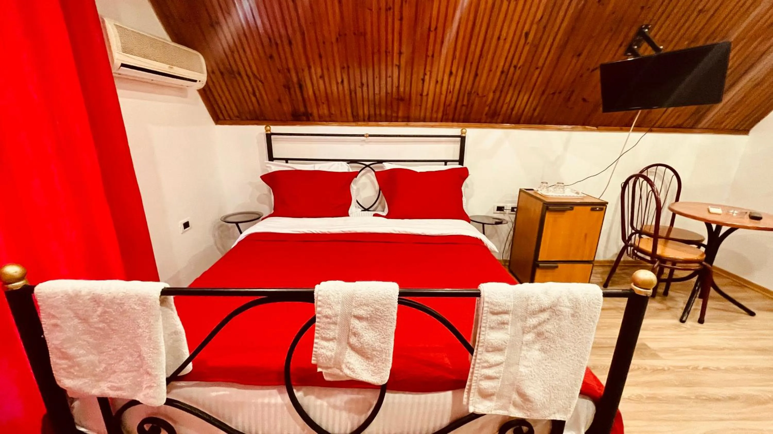 Bedroom, Bed in Hotel Drinos