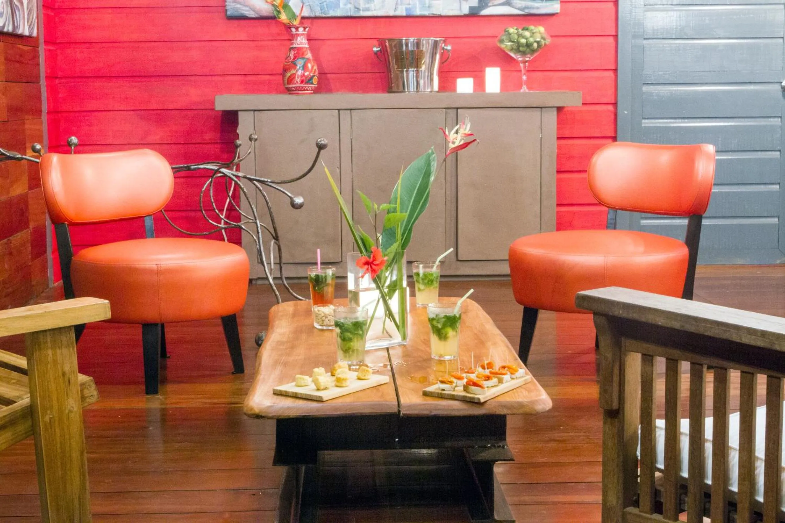 Communal lounge/ TV room in Villa F&B