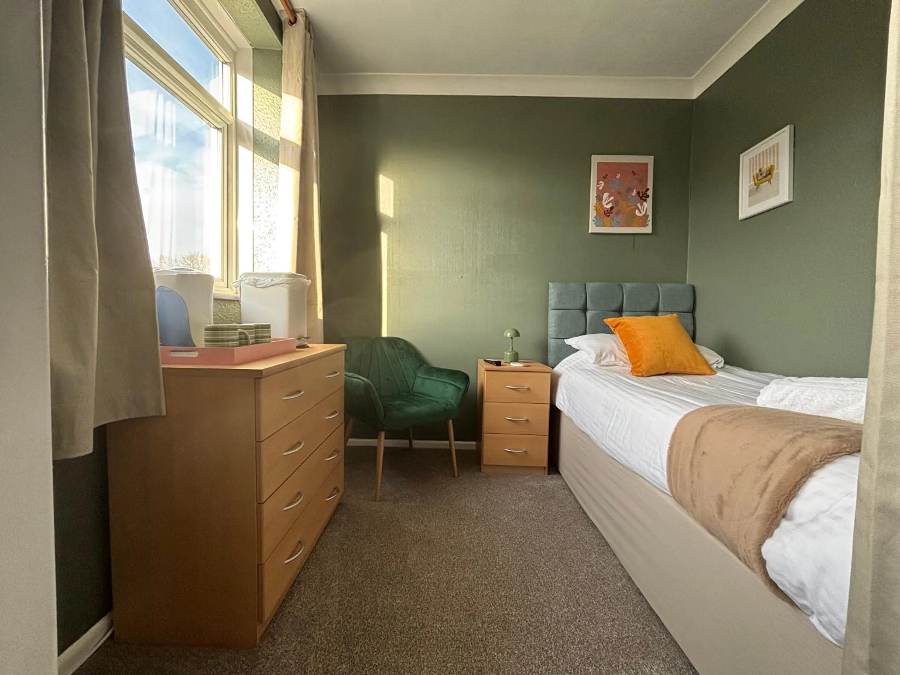 Bed in Three Palms Hotel