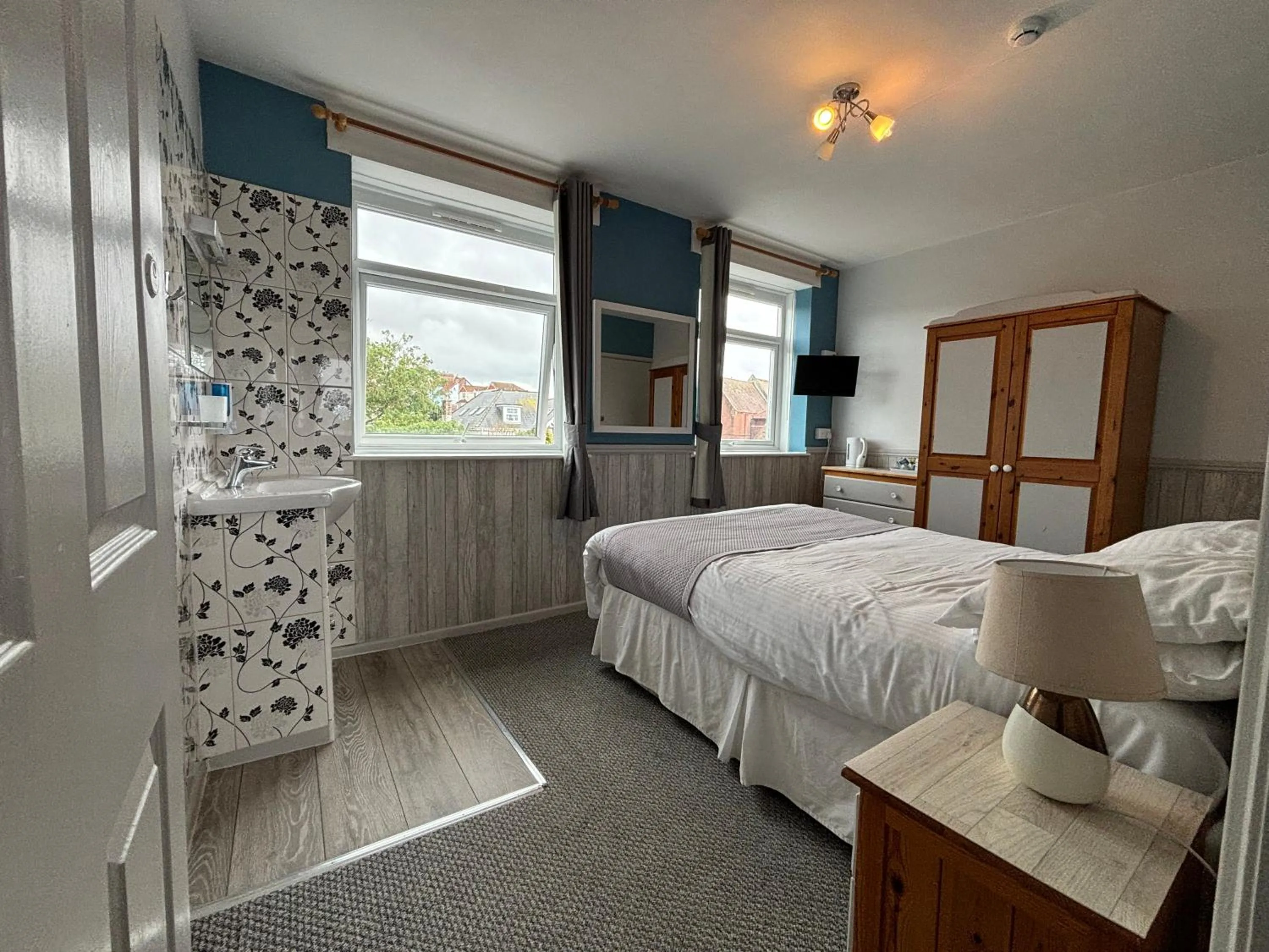 Bed in Three Palms Hotel