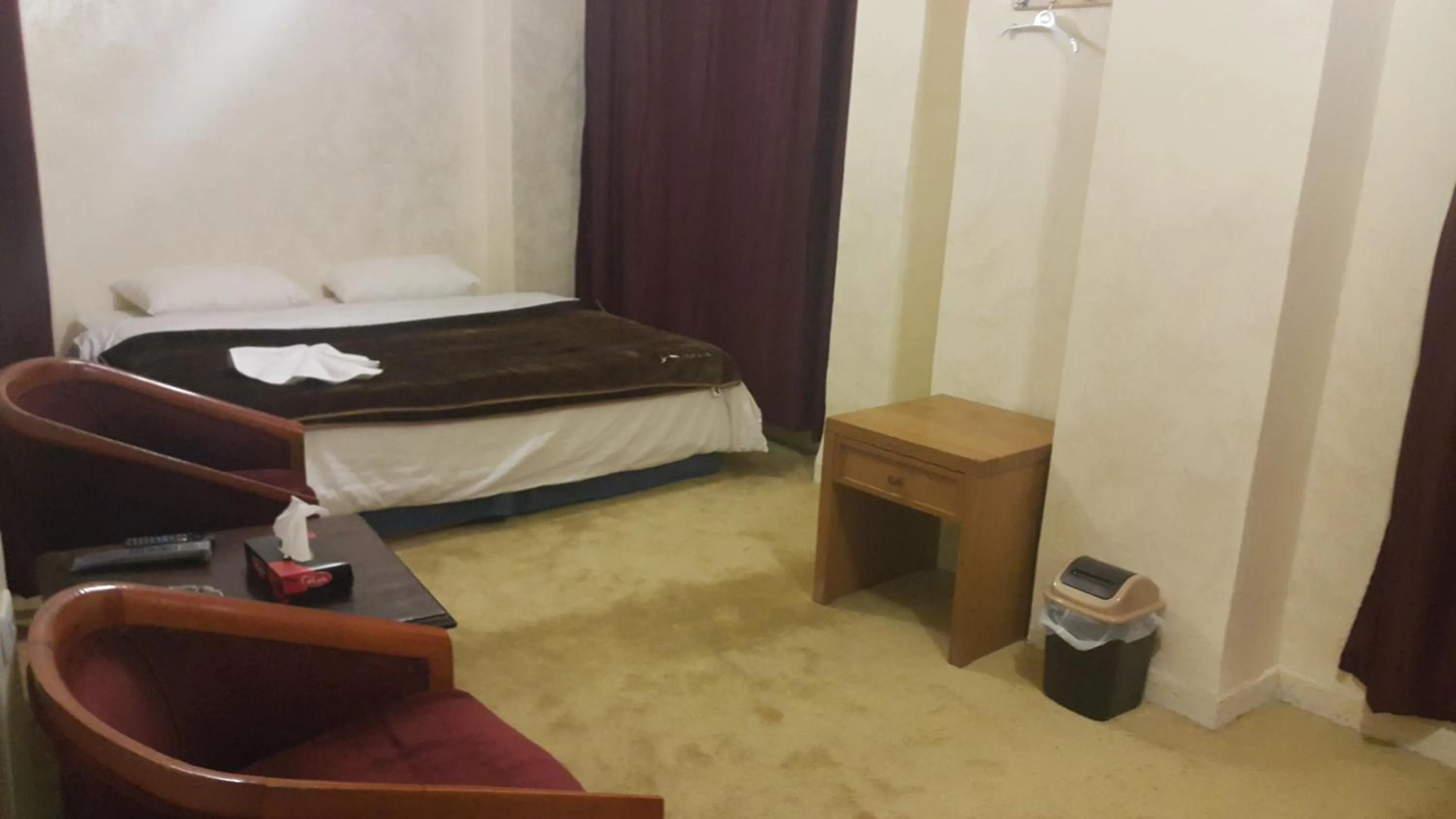 Bedroom, Bed in Al-Houriat Hotel